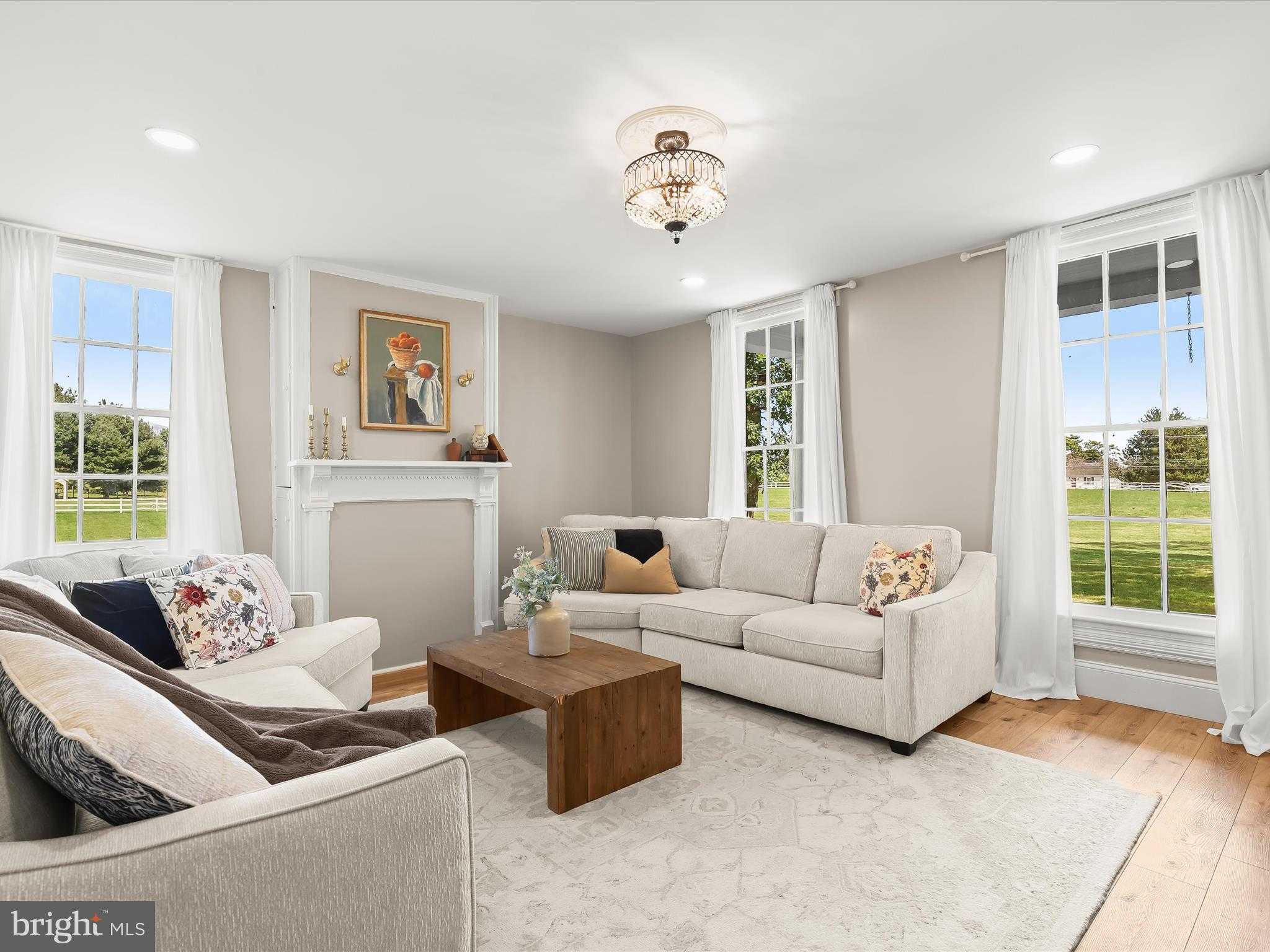 8221 Meadowood Dr photo 9