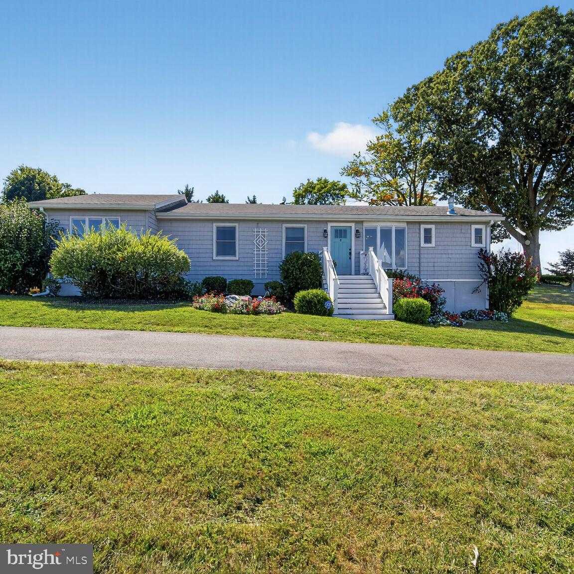 1663 Cliff Dr photo 4