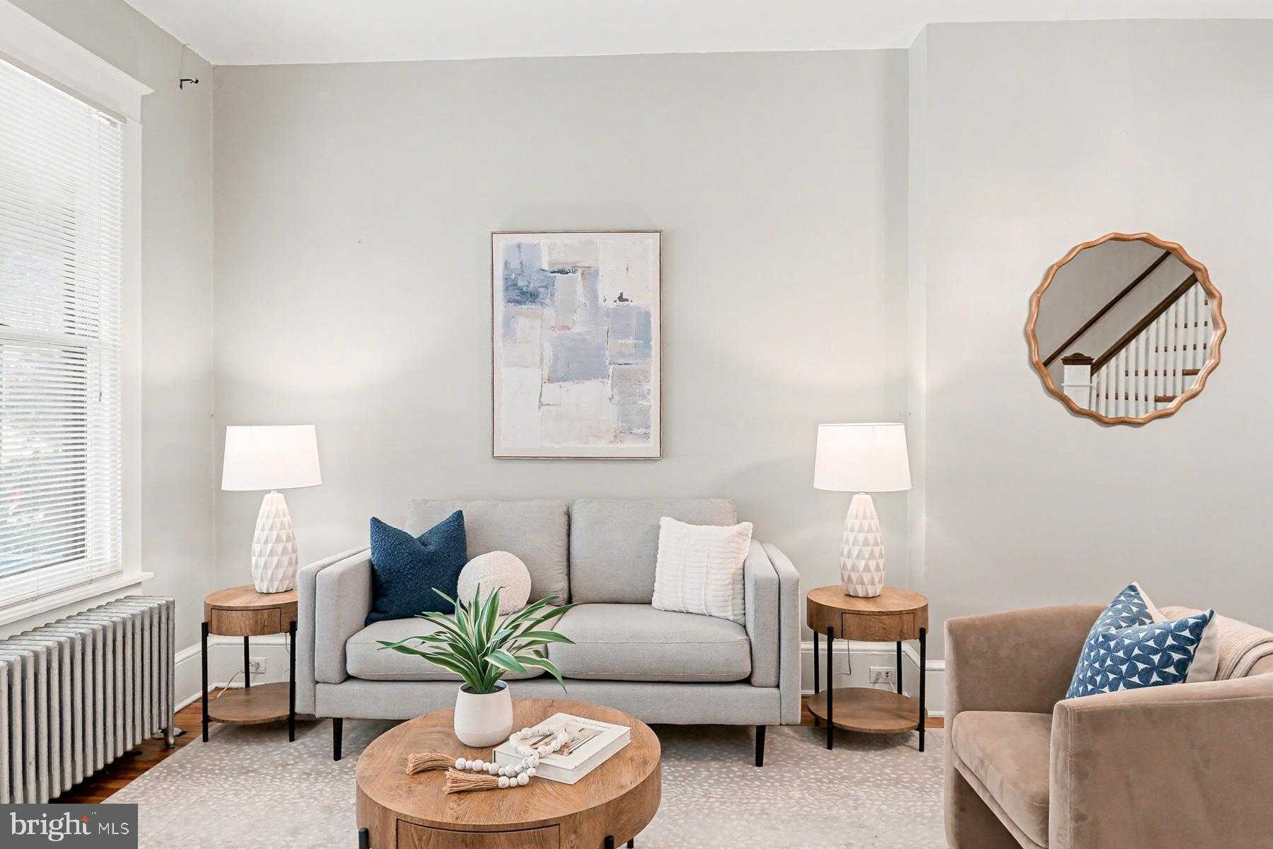 16 W Liberty St photo 4