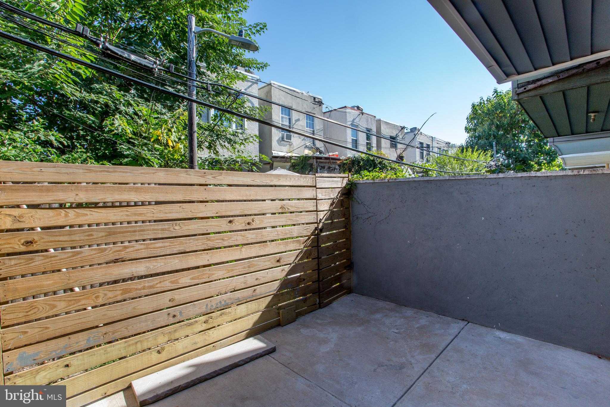 1847 Hoffman St photo 16