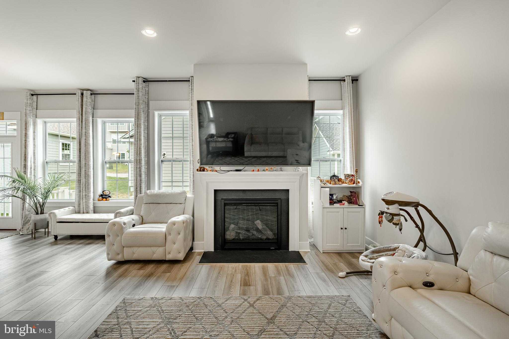 155 Lotus Ln photo 18