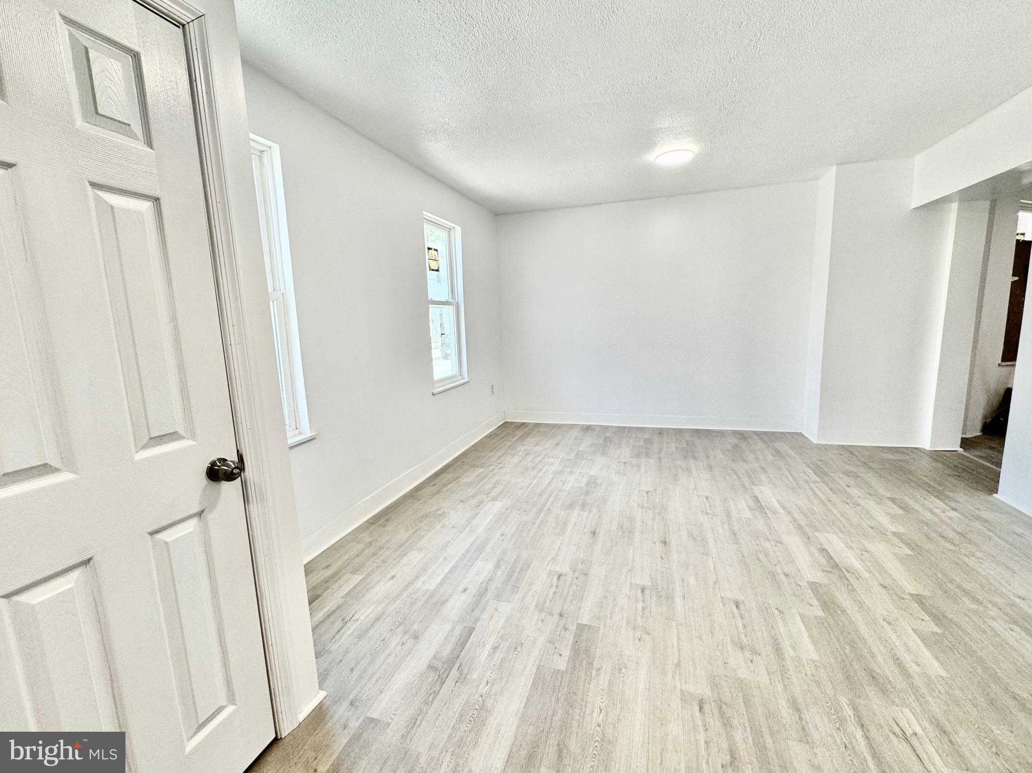 449 Columbia St photo 7