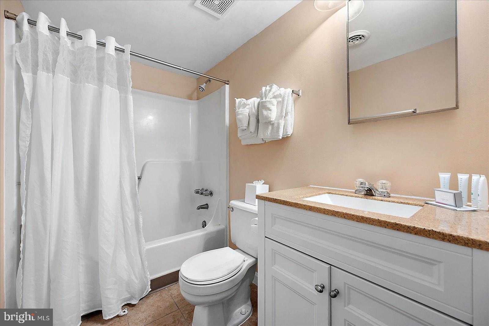 302 32nd St Unit 104 photo 32