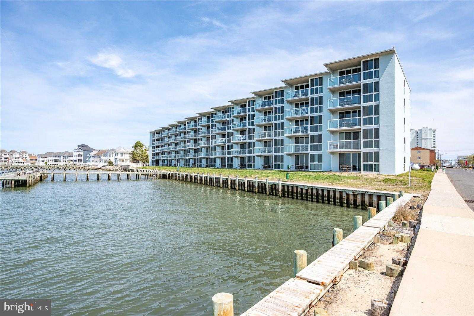 302 32nd St Unit 104 photo 5