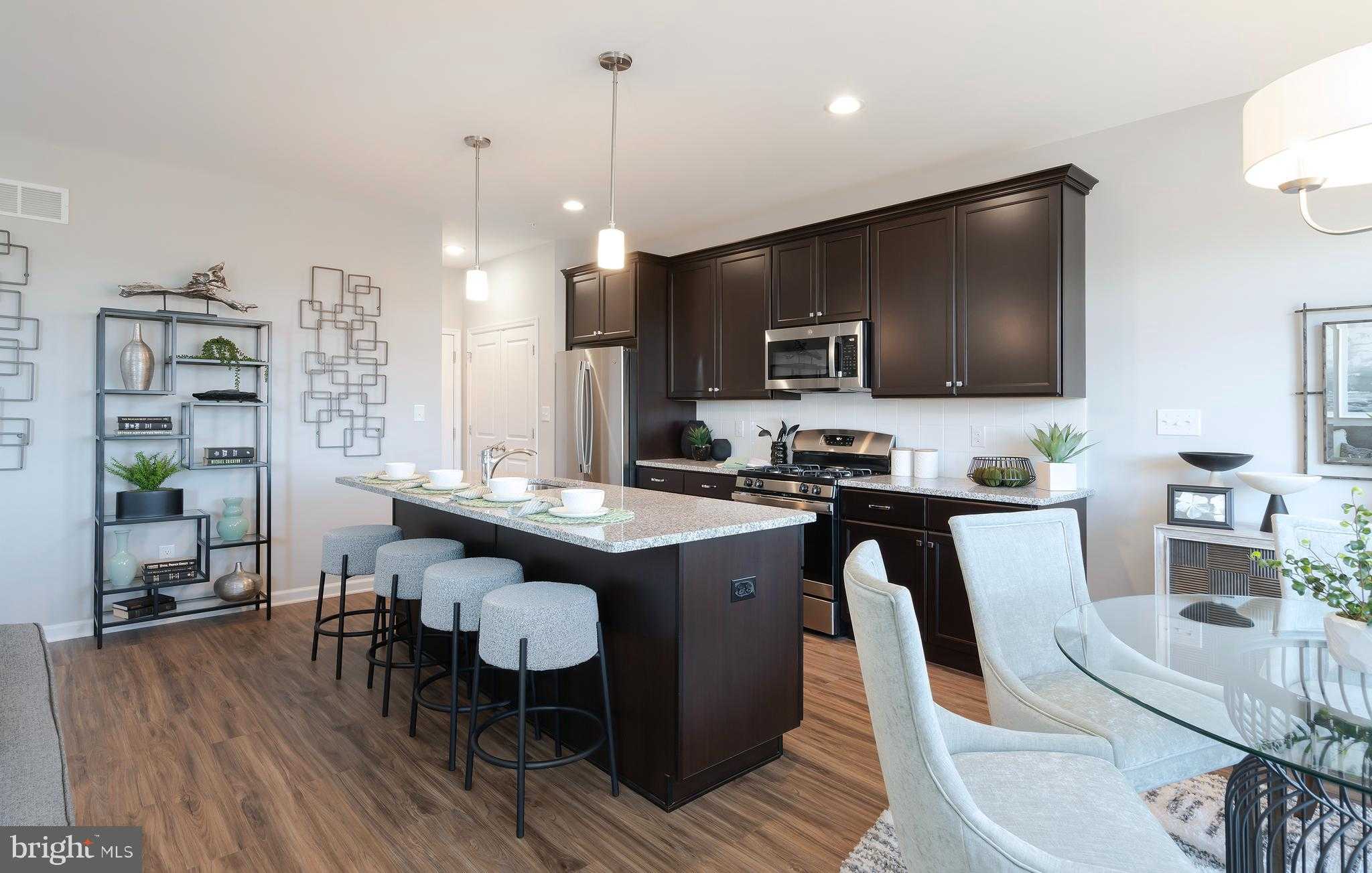 209 Vienna Blvd photo 3