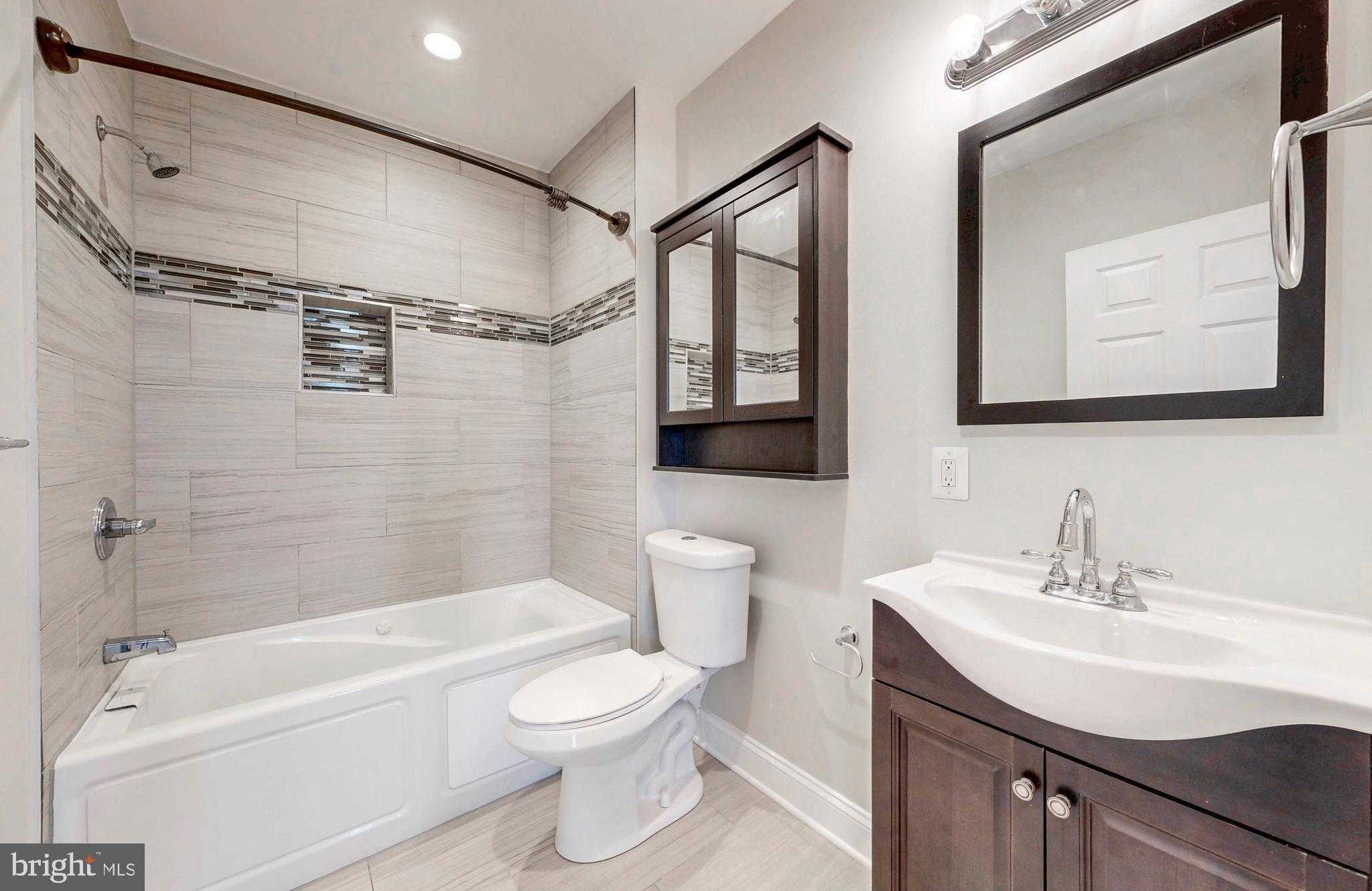 422 N Luzerne Ave photo 19