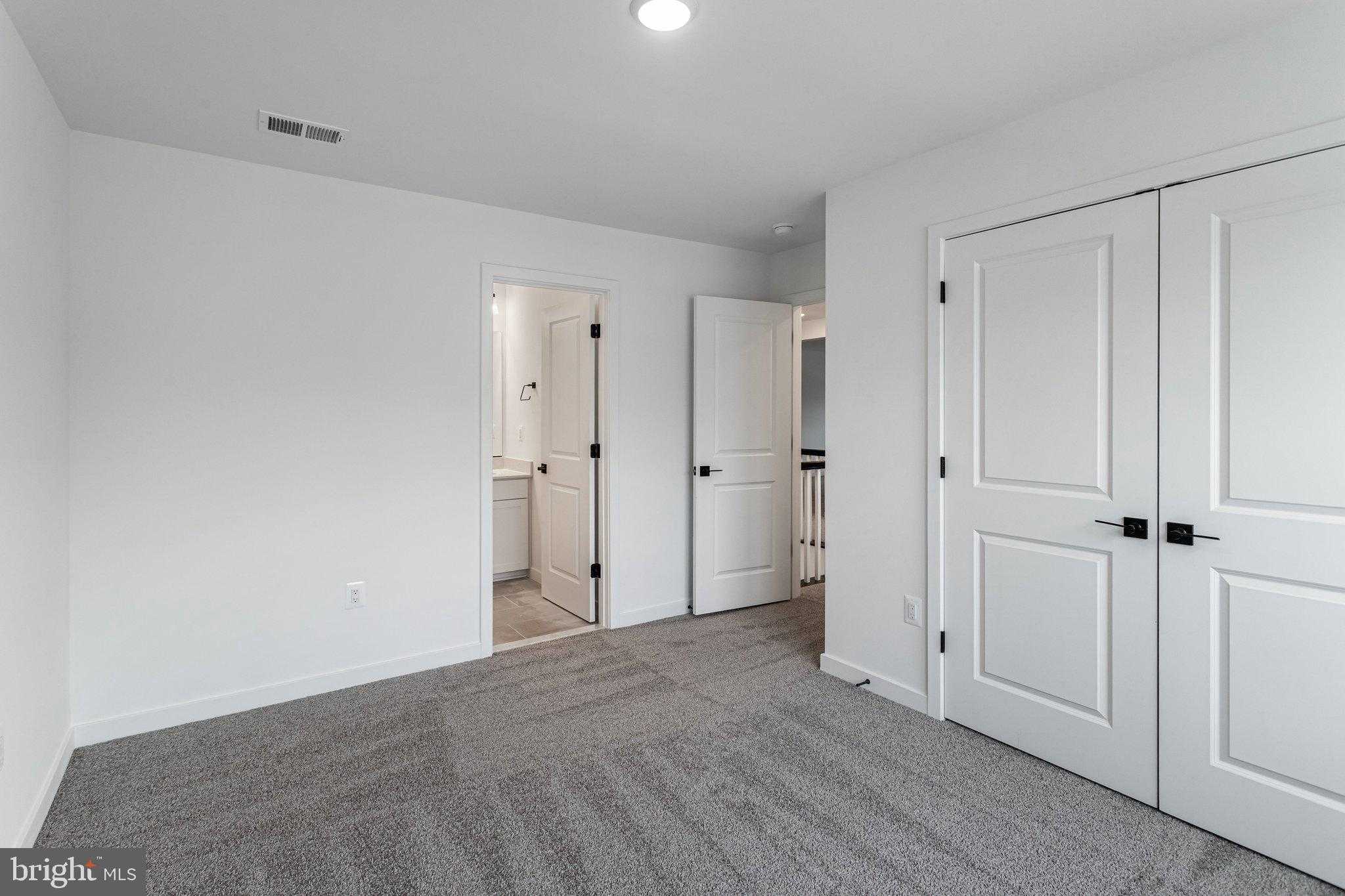 2083 Springvale Dr # L94 photo 32