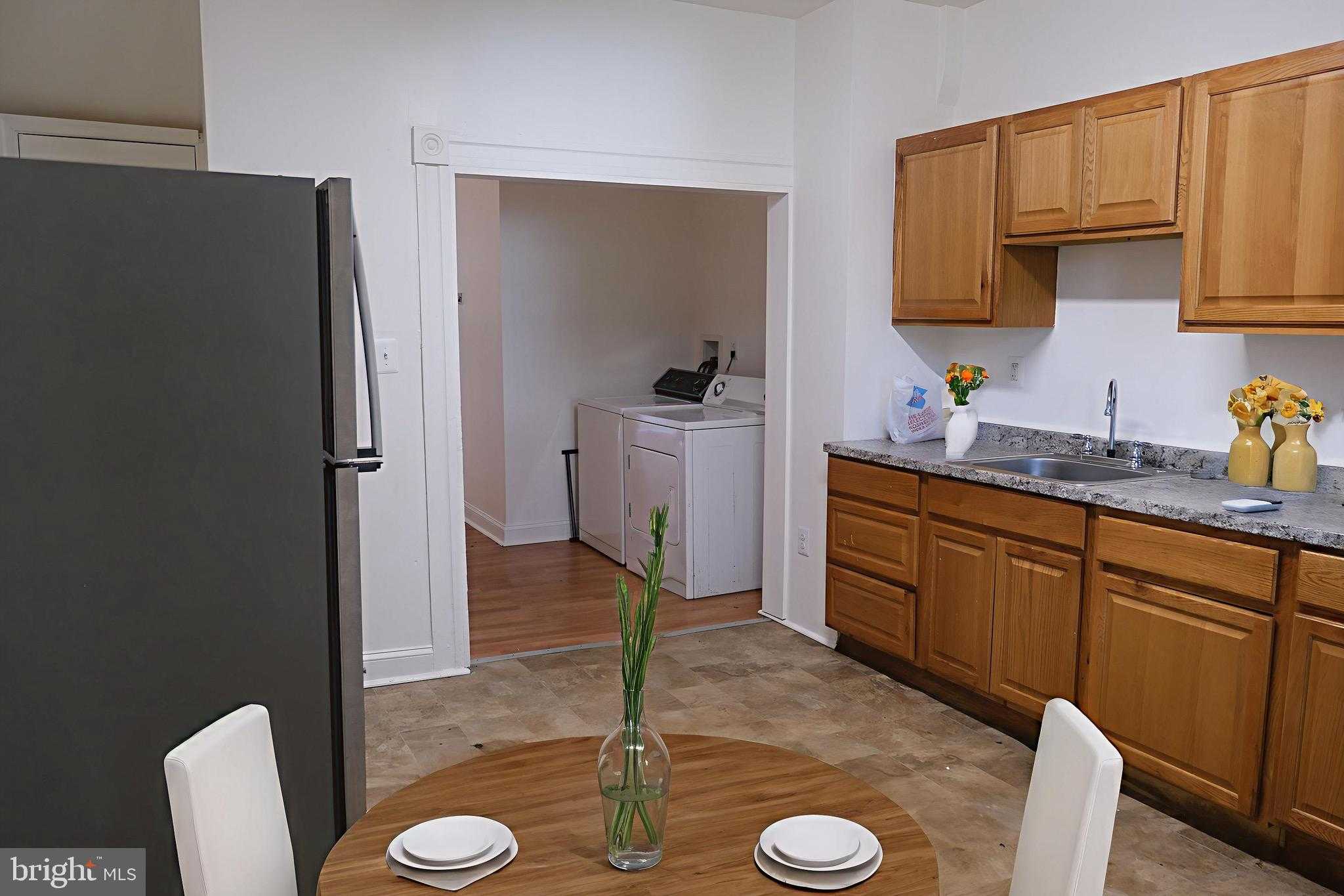 3316 W Belvedere Ave photo 4