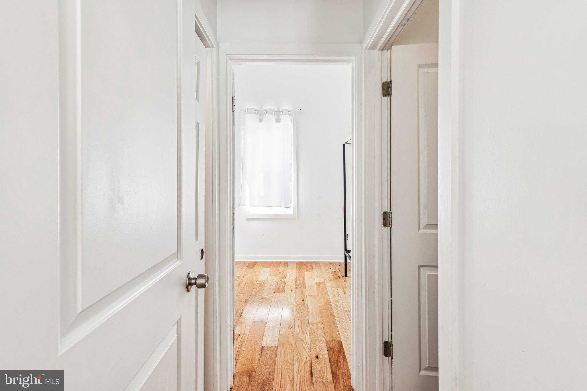 2244 N Woodstock St photo 16