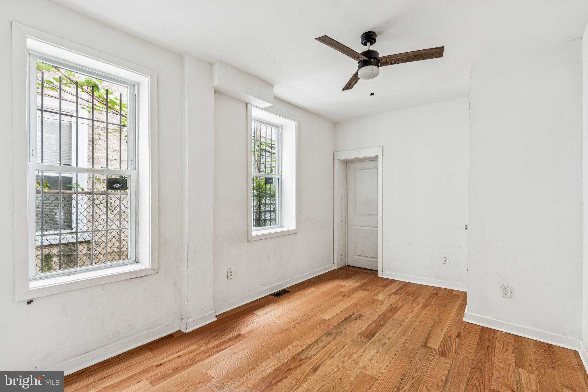 2244 N Woodstock St photo 29