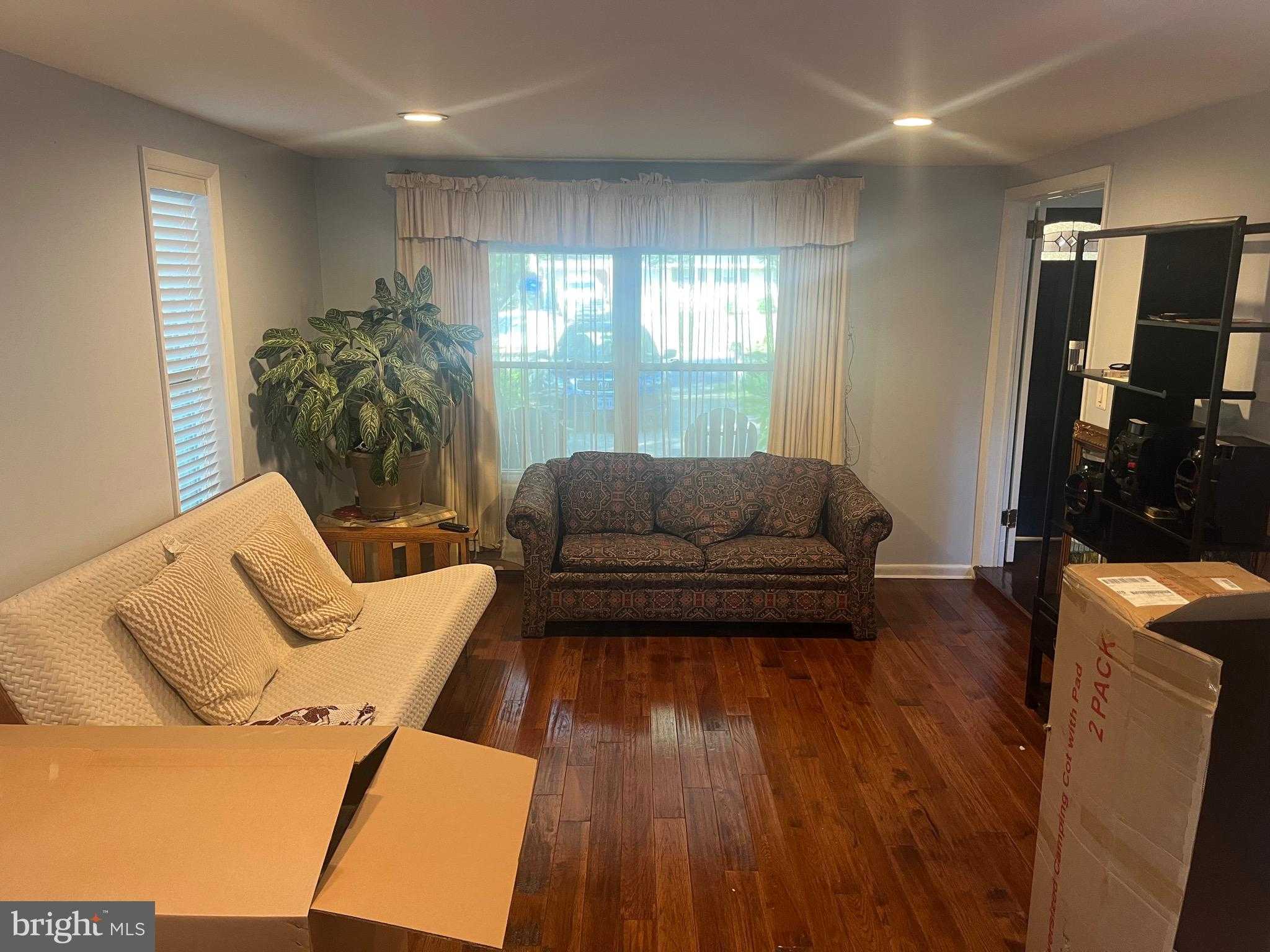 8139 Keeler St photo 36