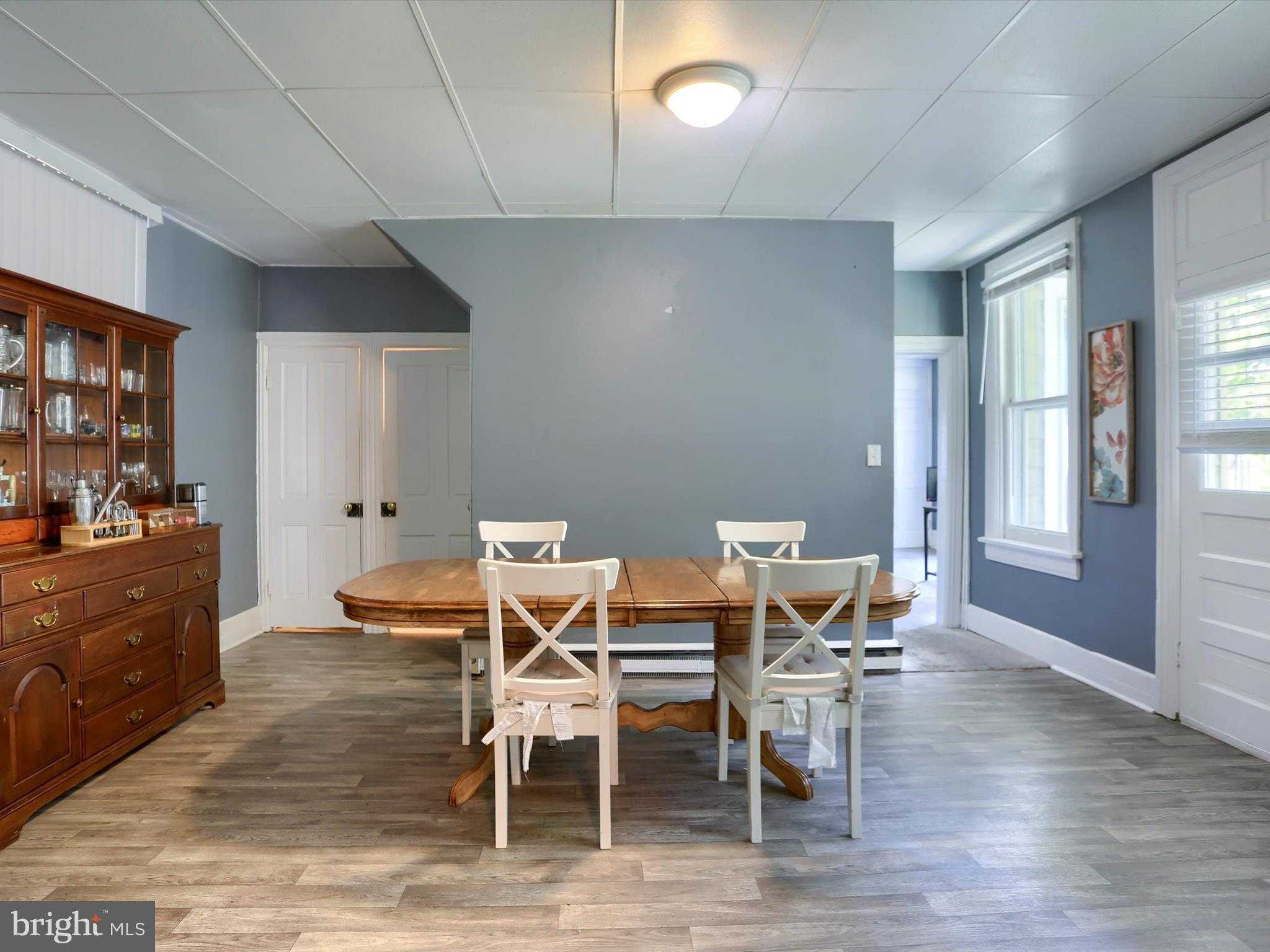 241 Pine St photo 11