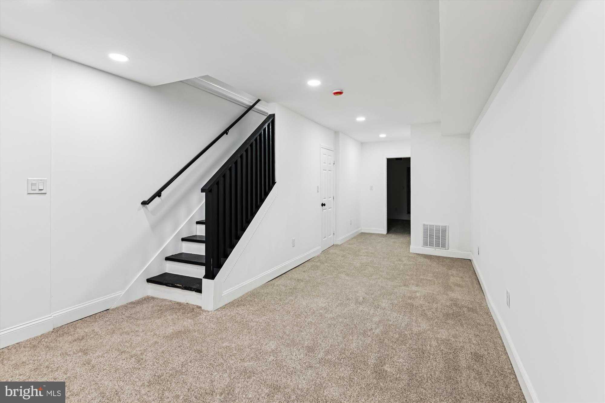 5235 Saint Charles Ave photo 33