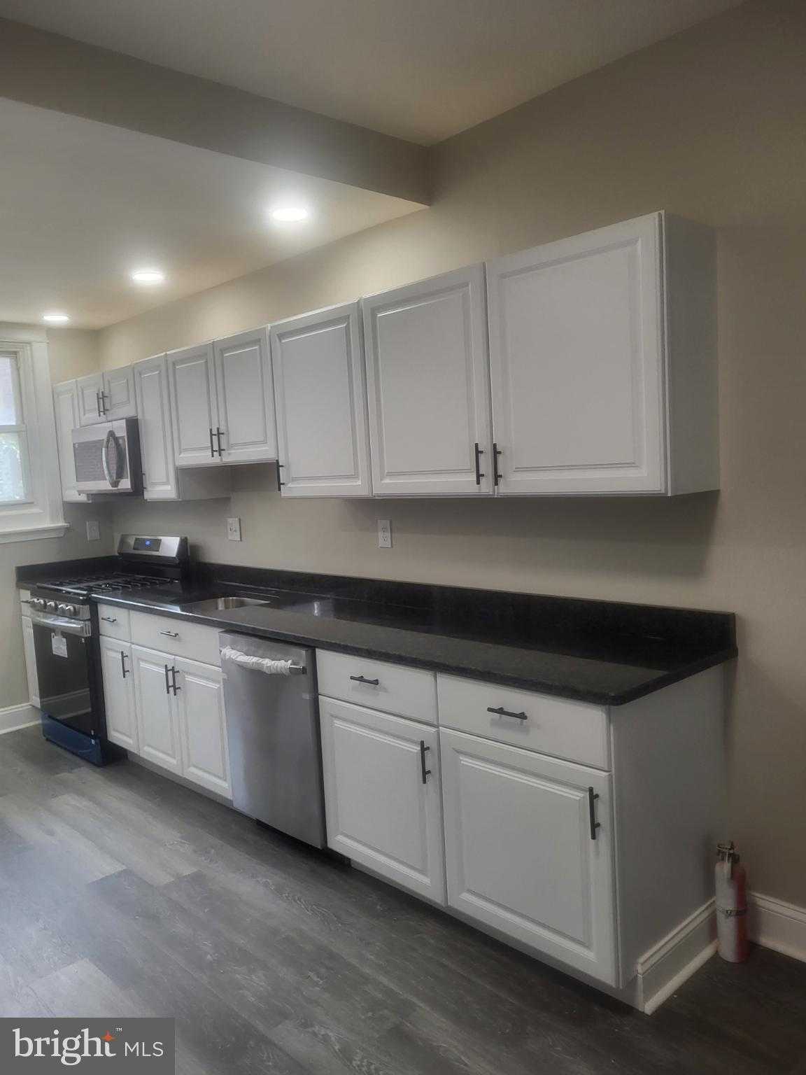 4211 E Roosevelt Blvd photo 5