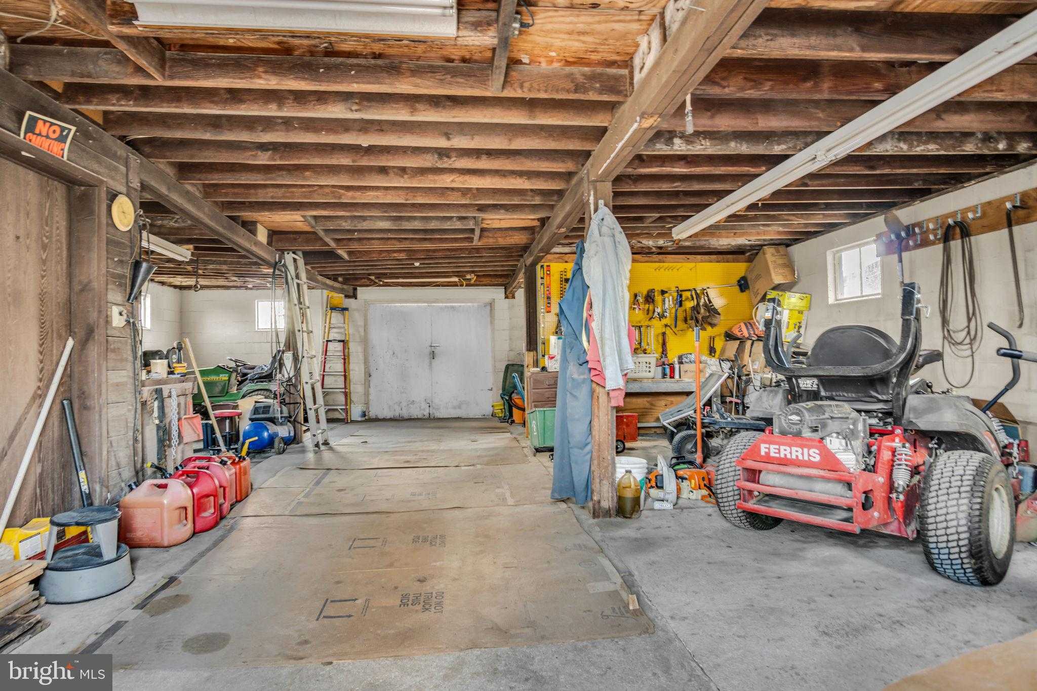 211 W Middlesex Dr photo 45