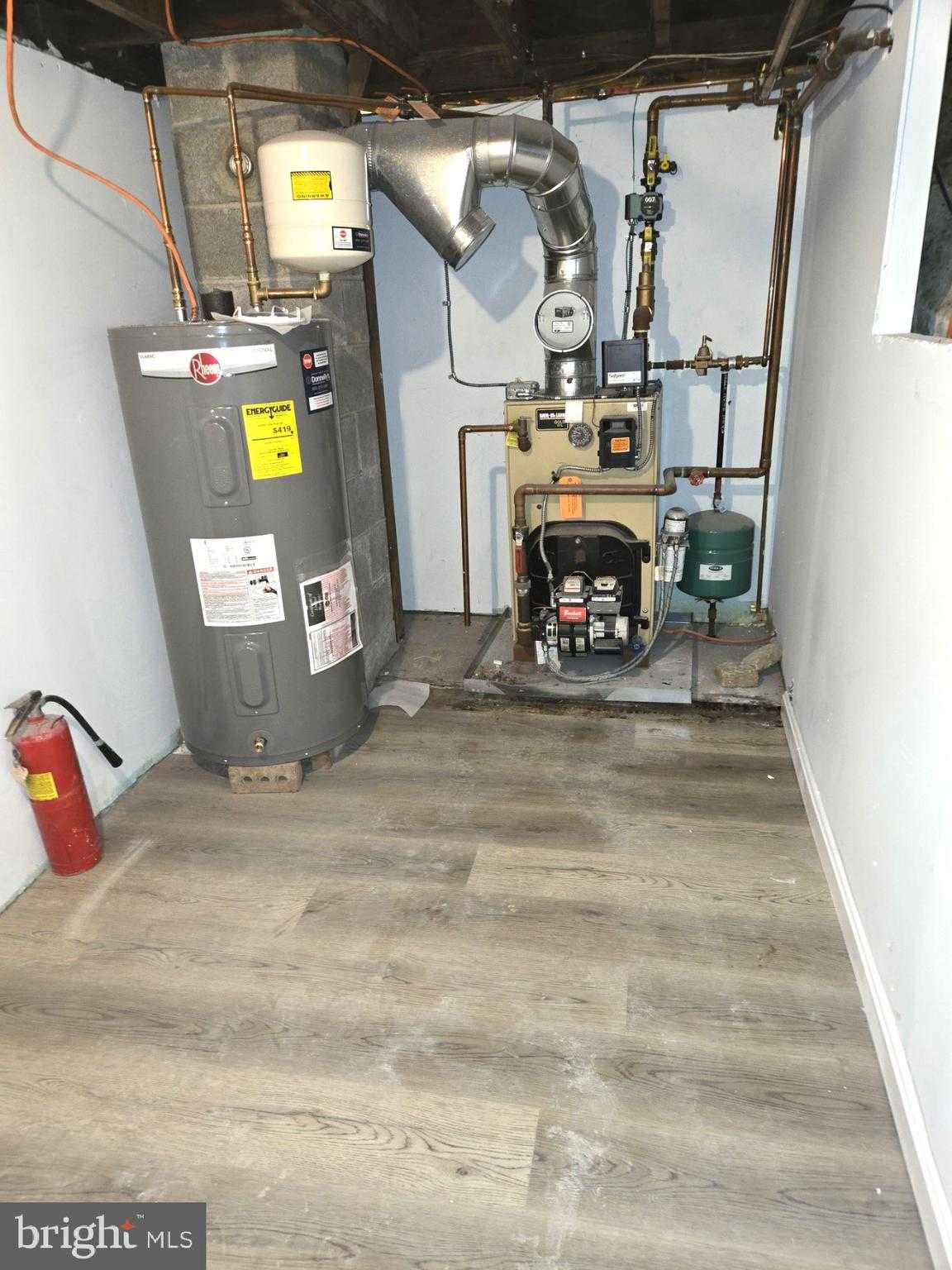 200 E Roland Rd photo 41