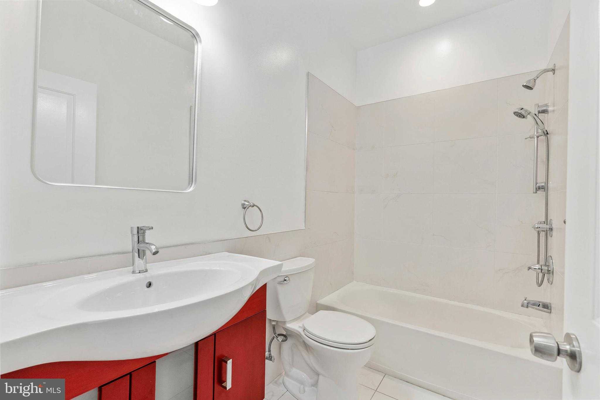 1238 N 6th St photo 18