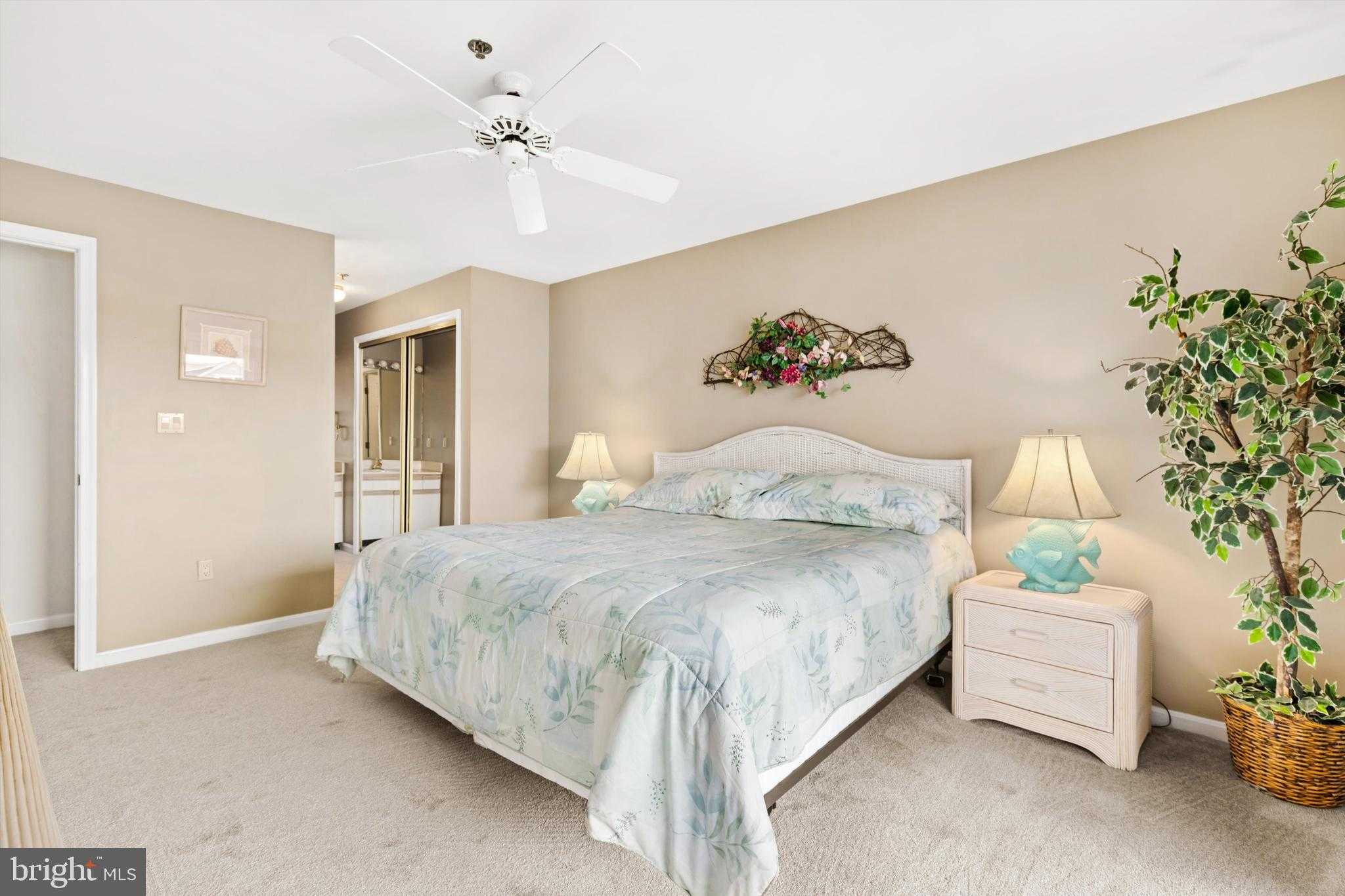 201 S Heron Dr photo 15