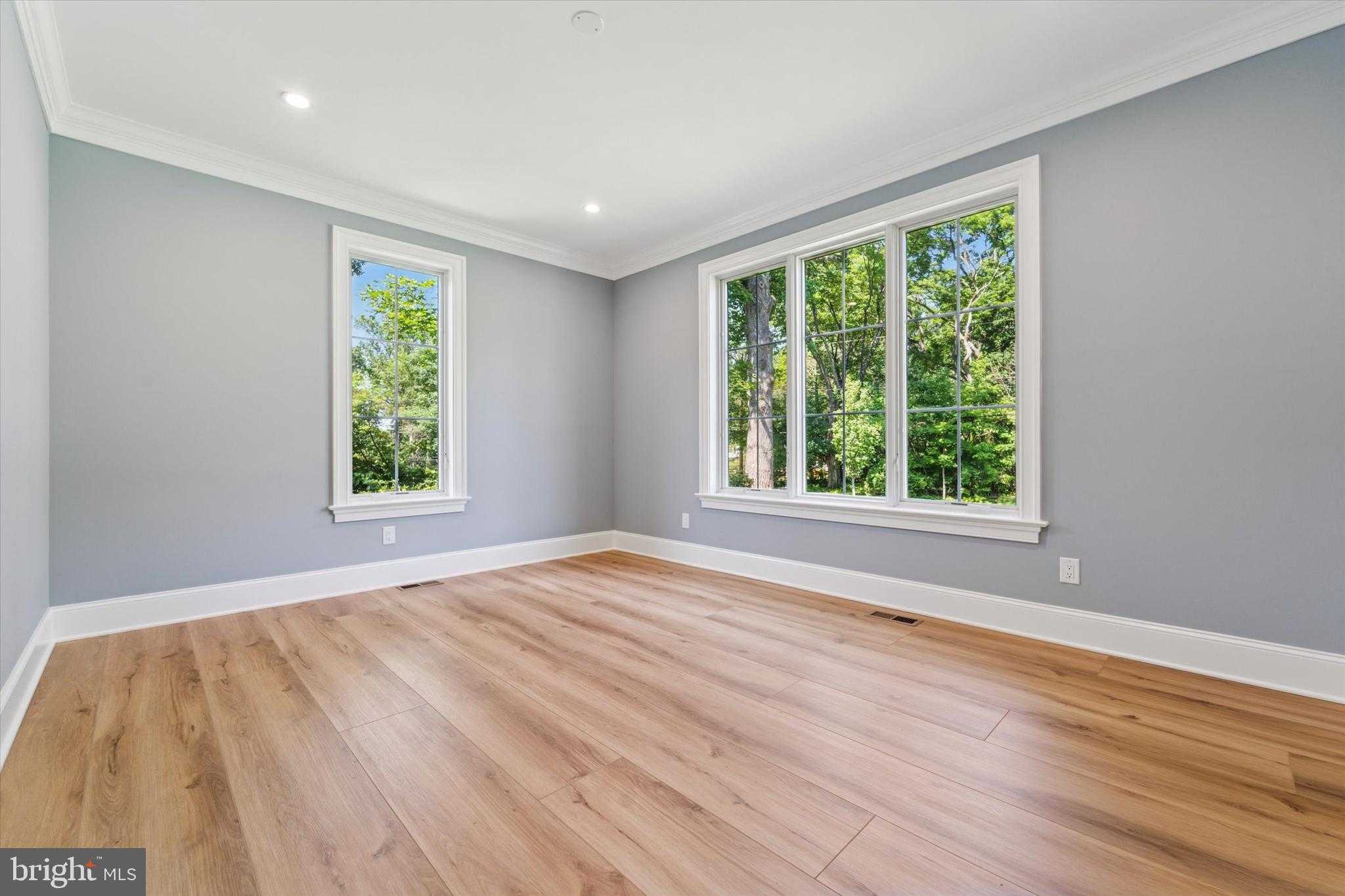 365 Kirk Ln photo 13