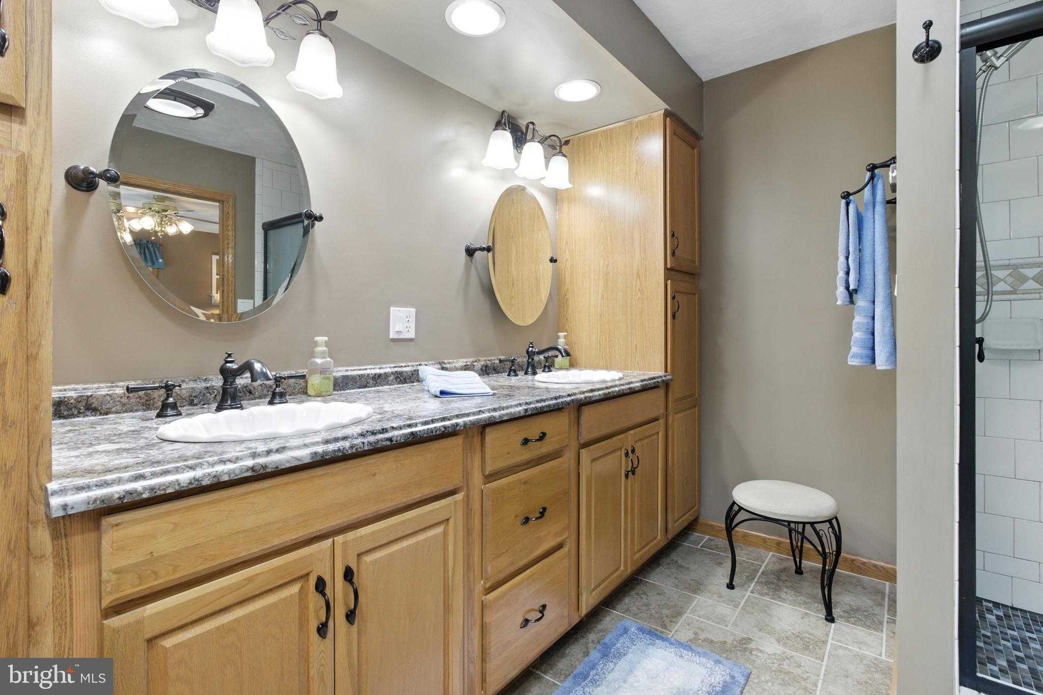 Six Mile Rd photo 49