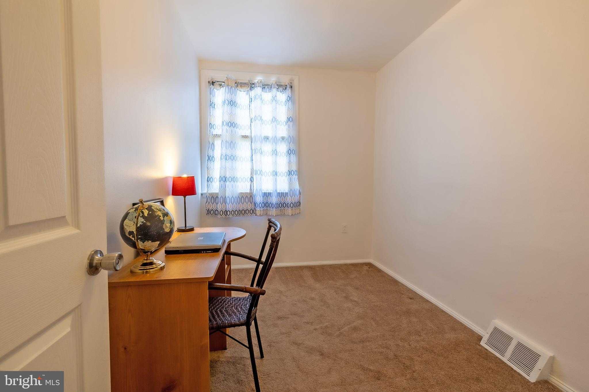 6019 N Warnock St photo 17