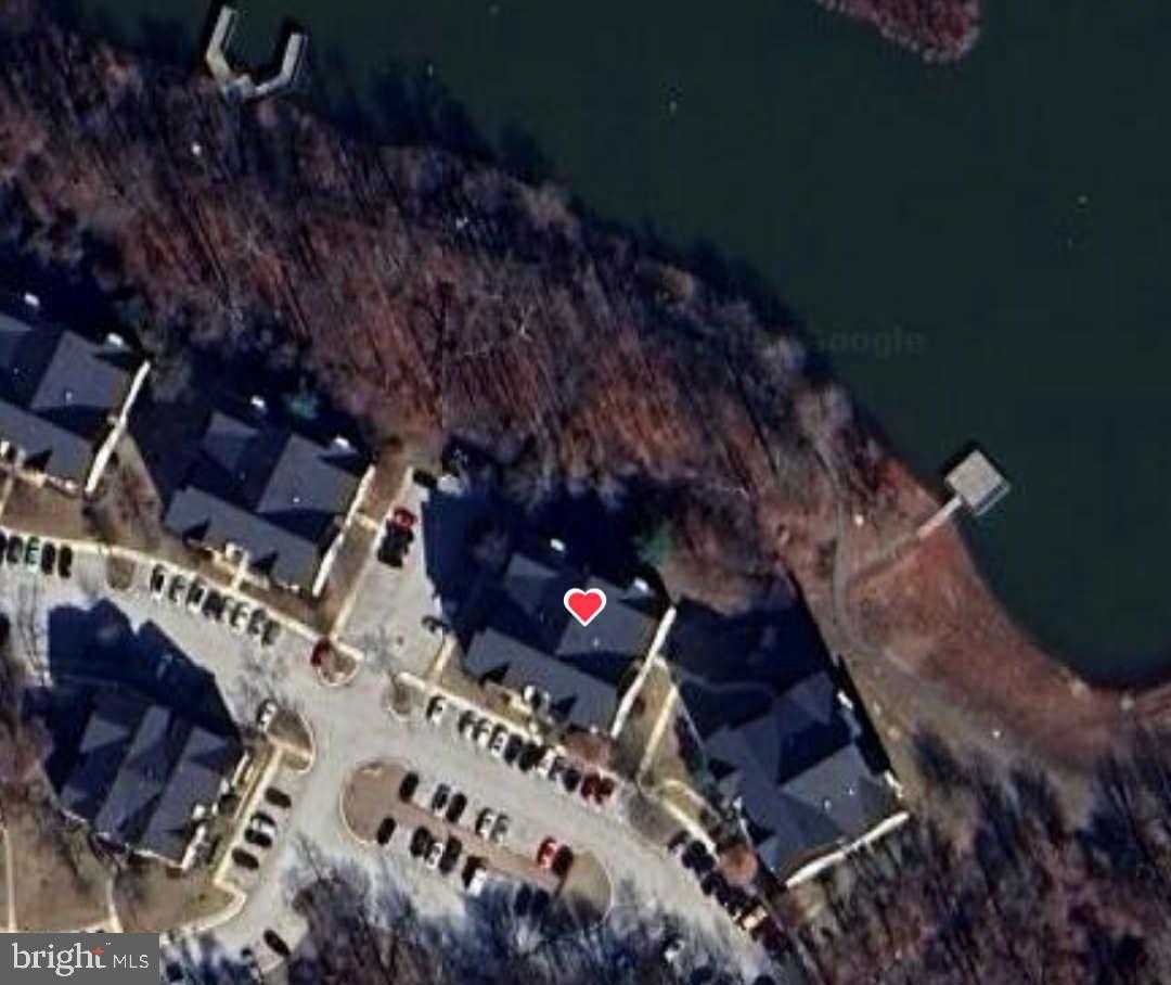 15618 Everglade Ln Apt 106 photo 2