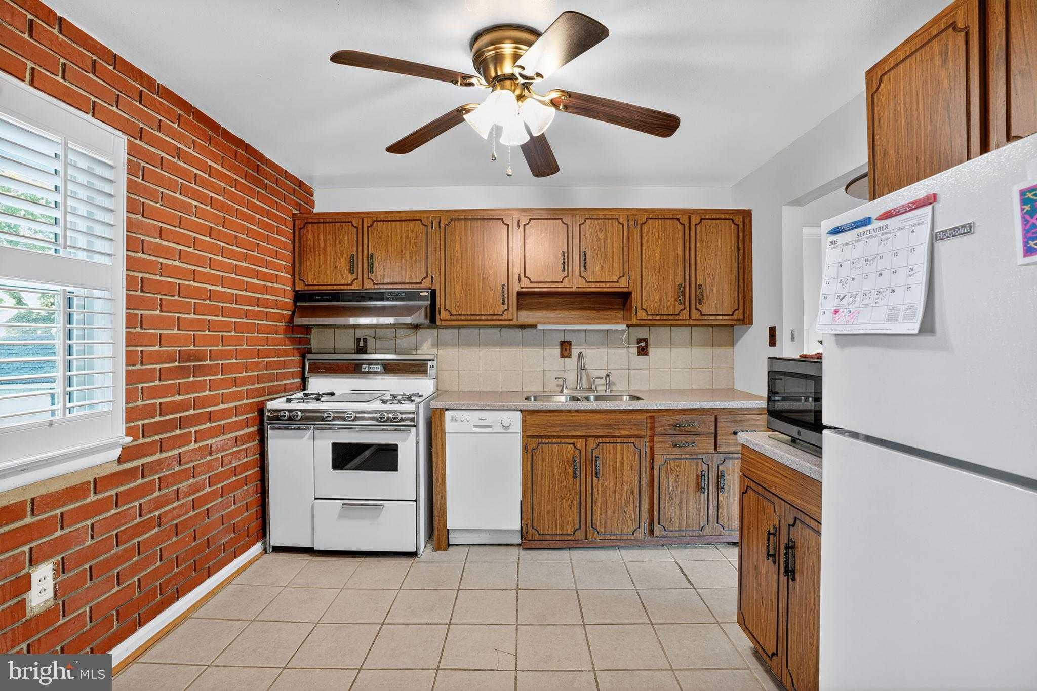 2519 Avalon Pl photo 7