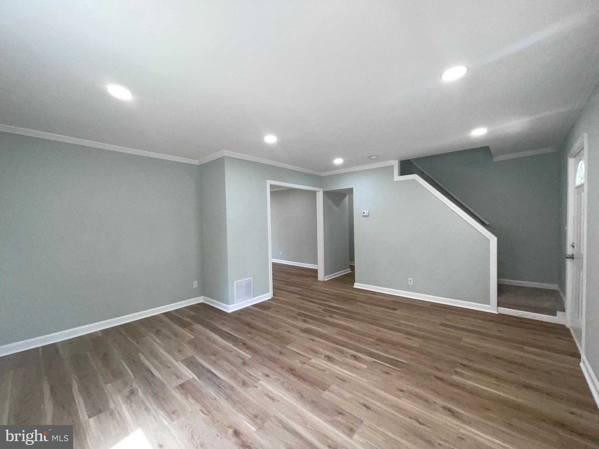 3801 Parkside Dr photo 2