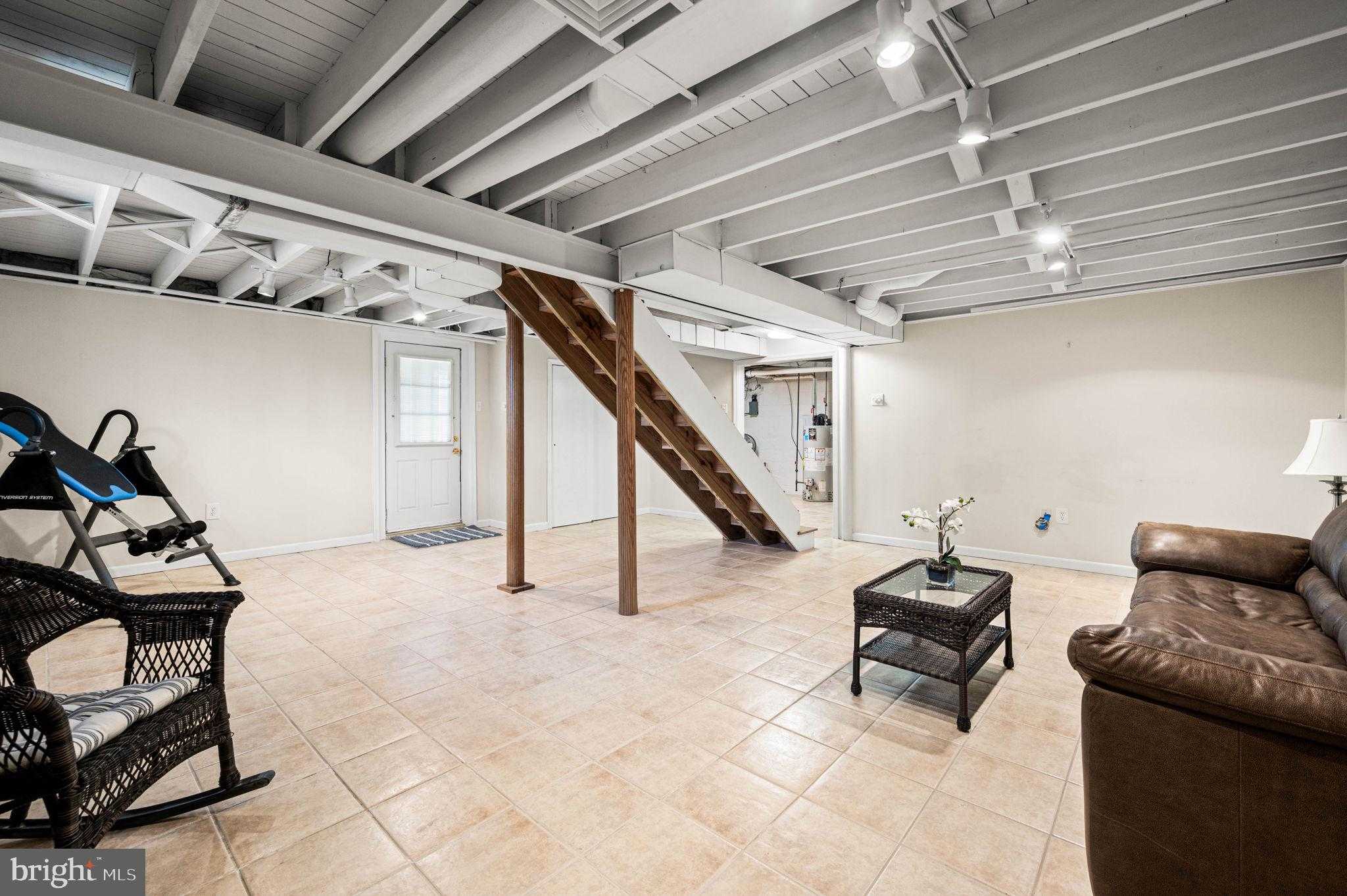 25 Midland Ave photo 20