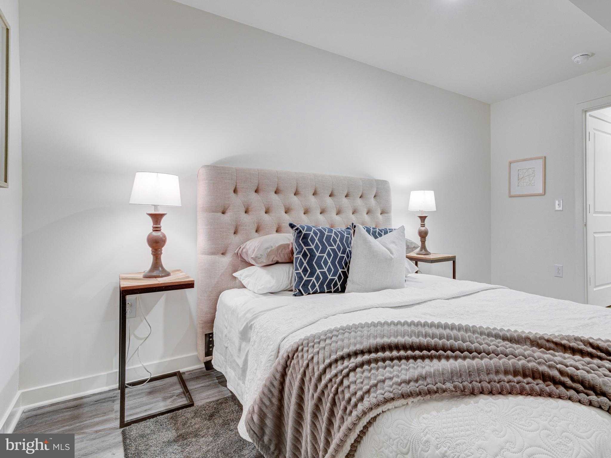 1943 E Harold St photo 19