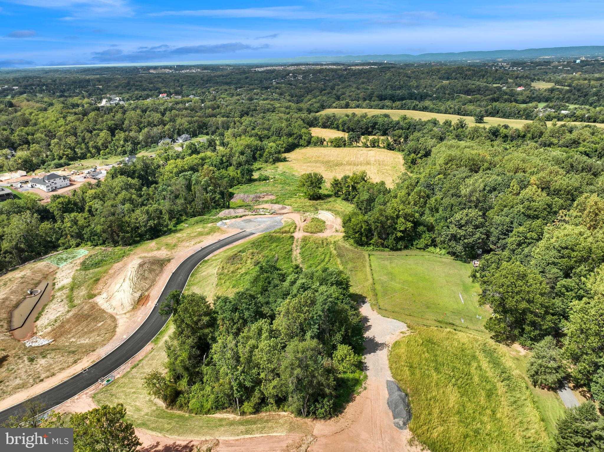 29 Scarlet Oak Dr photo 2