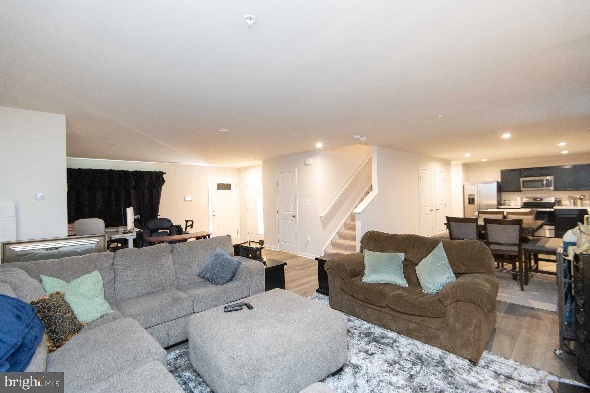 112 Mariners Way photo 3