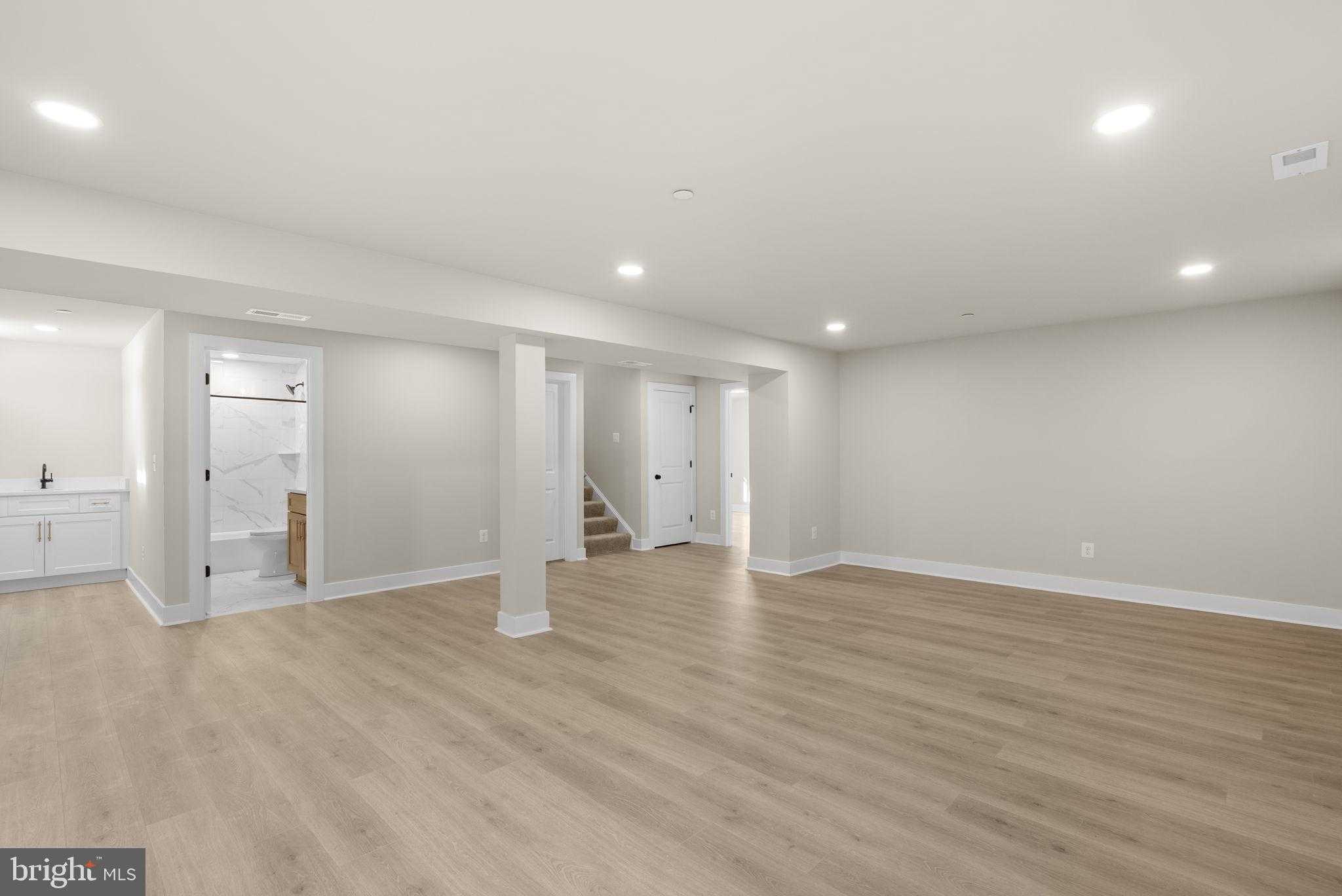 16203 Pennsbury Dr photo 40