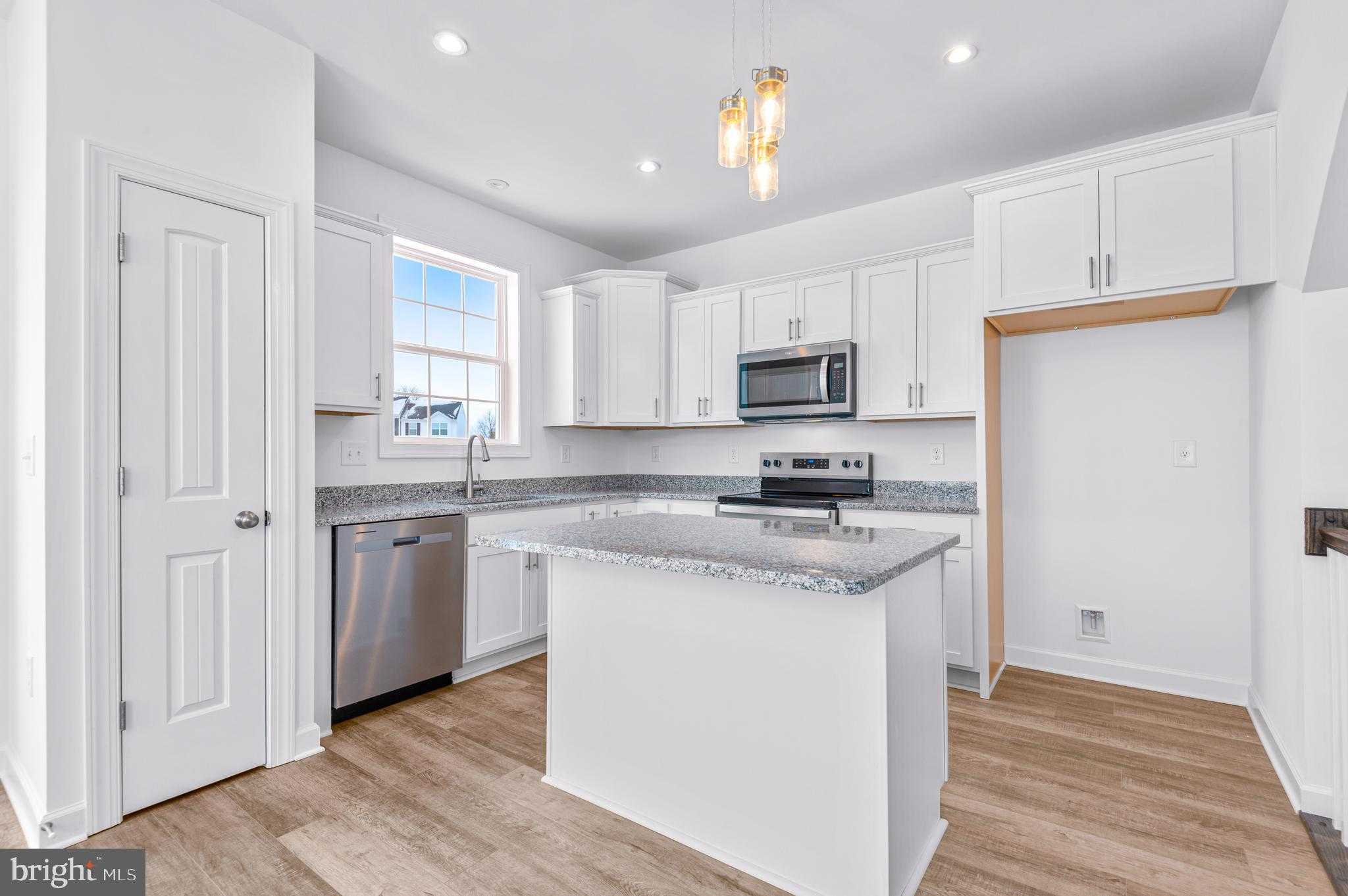 437 Bradford Dr photo 13