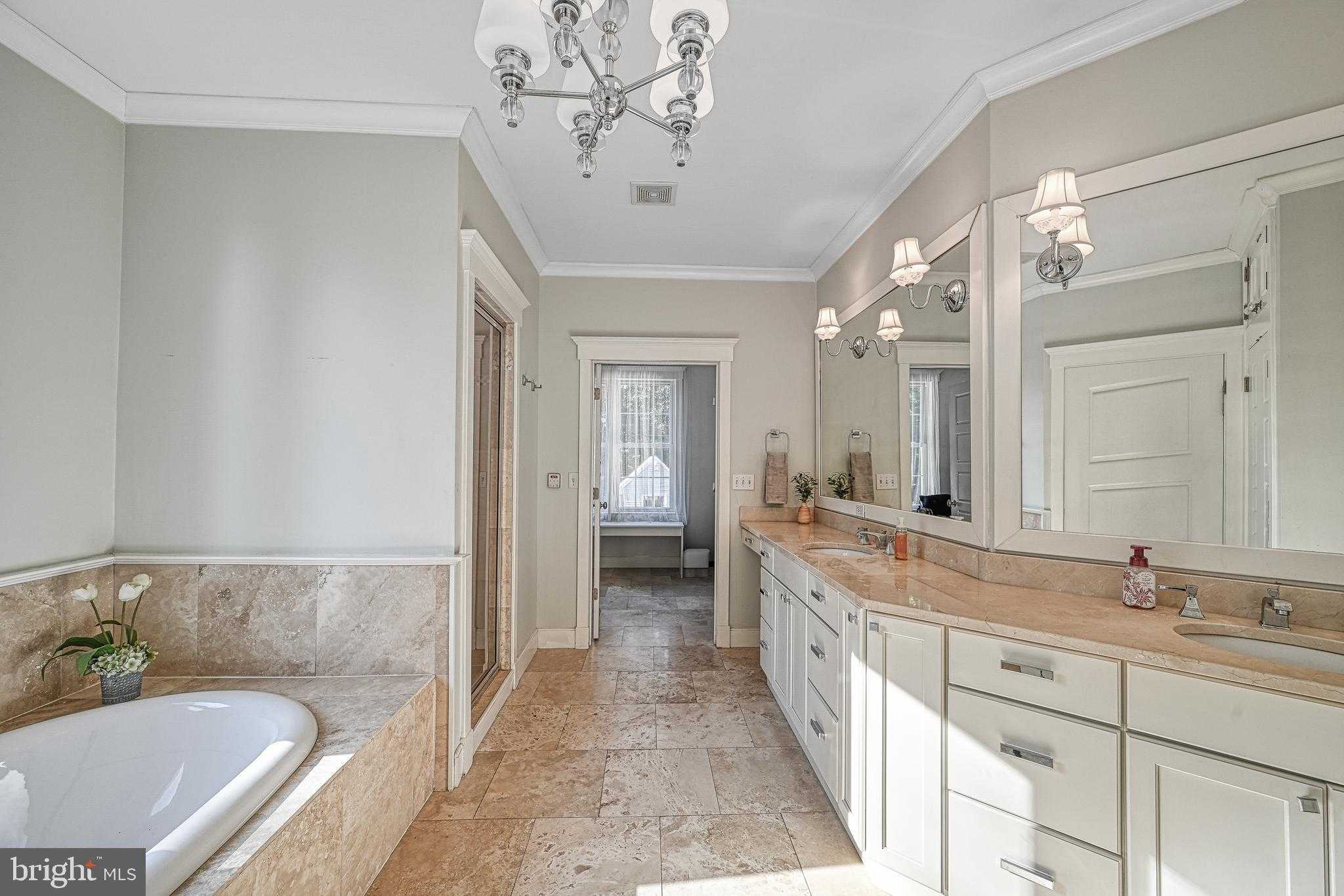 614 Cornwallis Ave photo 28