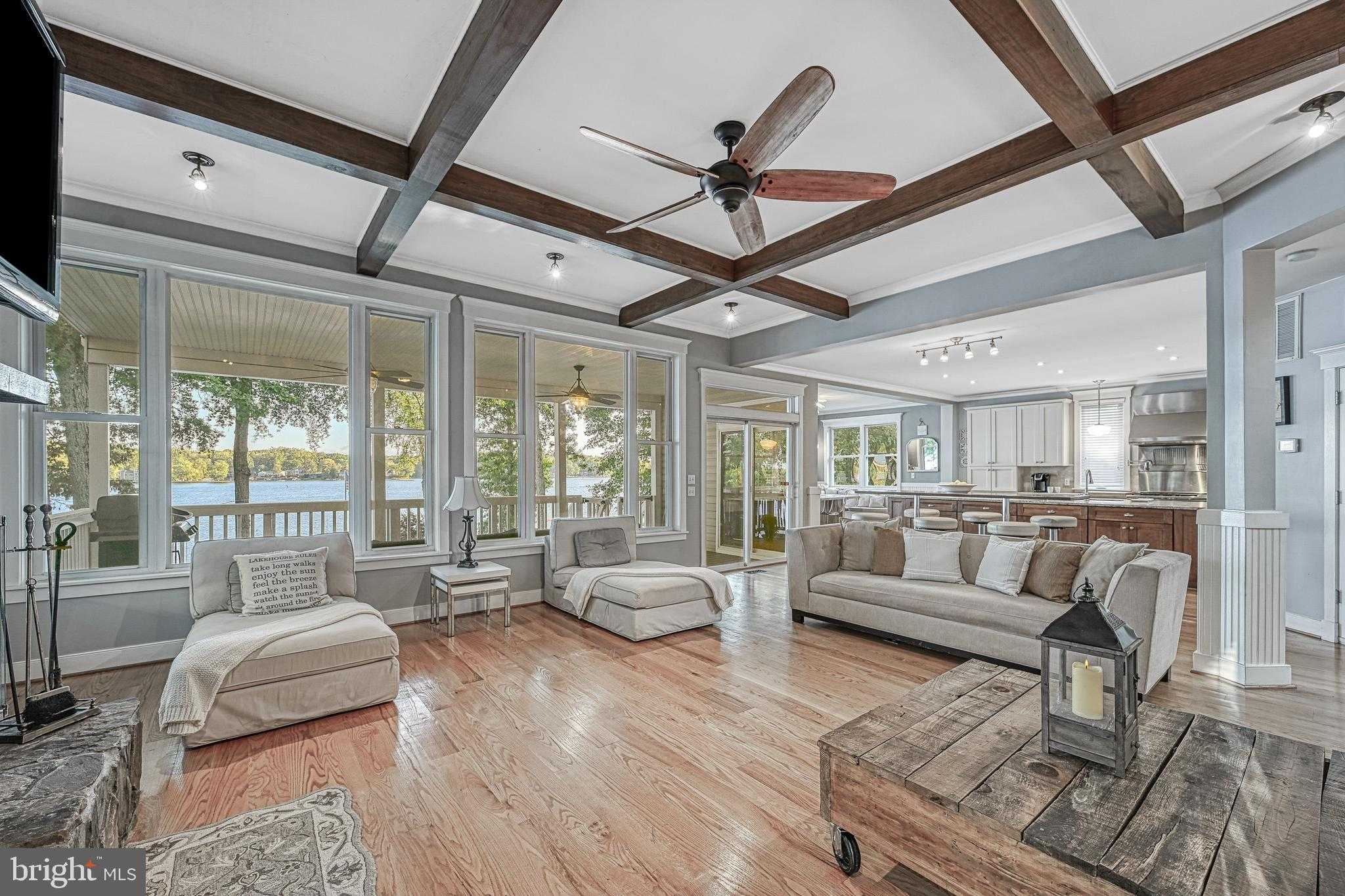 614 Cornwallis Ave photo 3