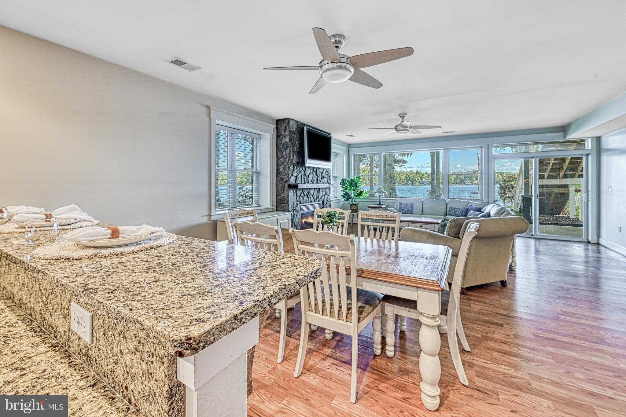 614 Cornwallis Ave photo 49