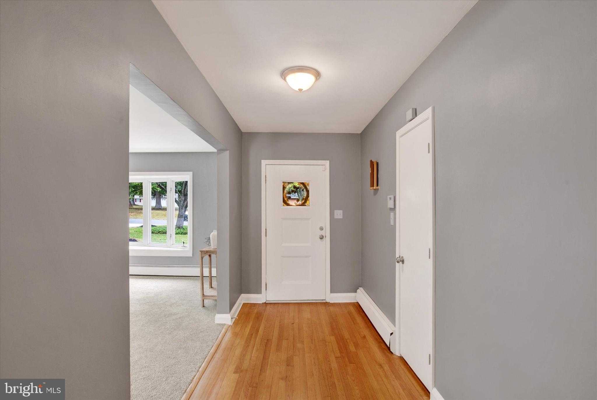 7 Bangert Ave photo 4