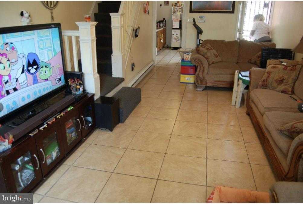 443 E Cambria St photo 5