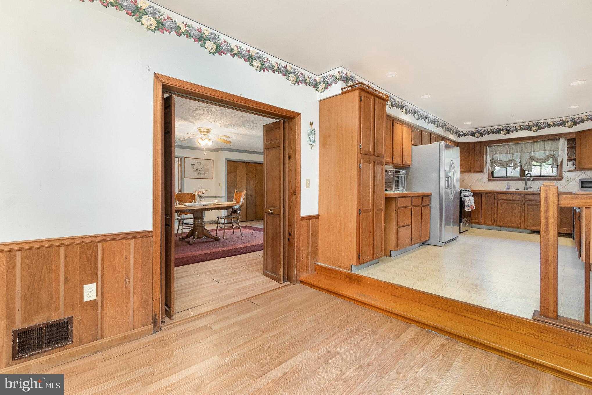 80 Parkside Dr photo 9