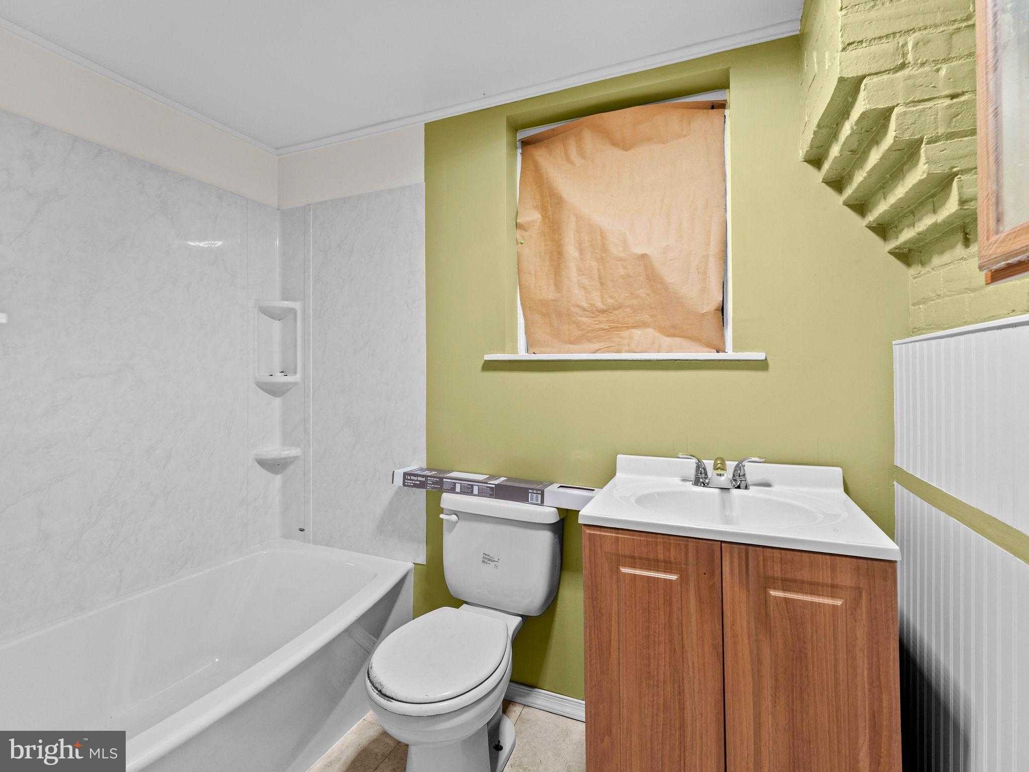 149 E Herman St photo 18