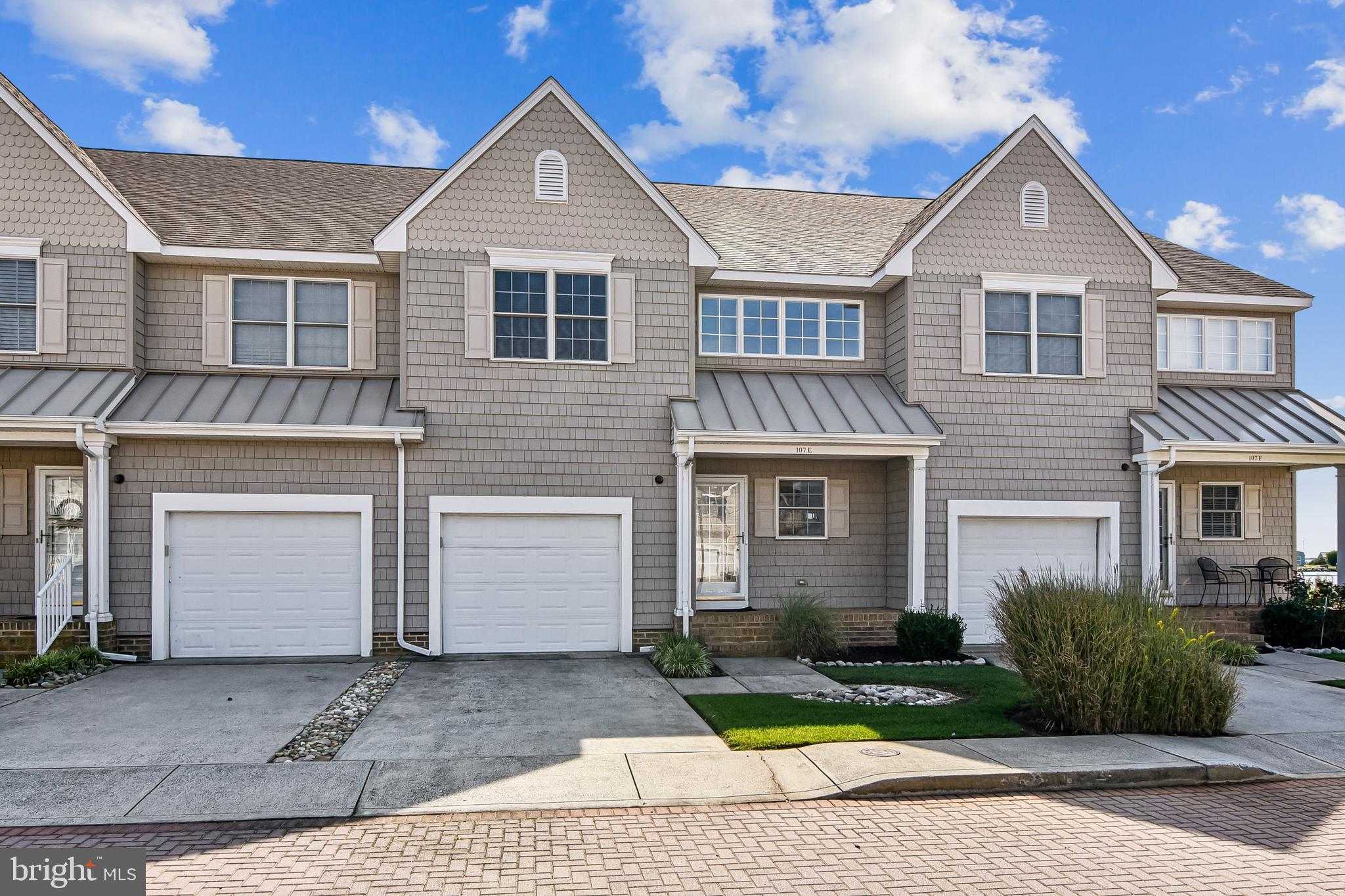 107 Waters Edge photo 37