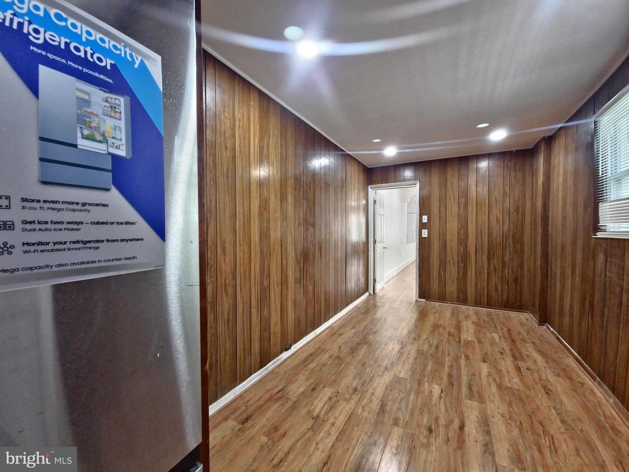 807 W 7th St photo 26