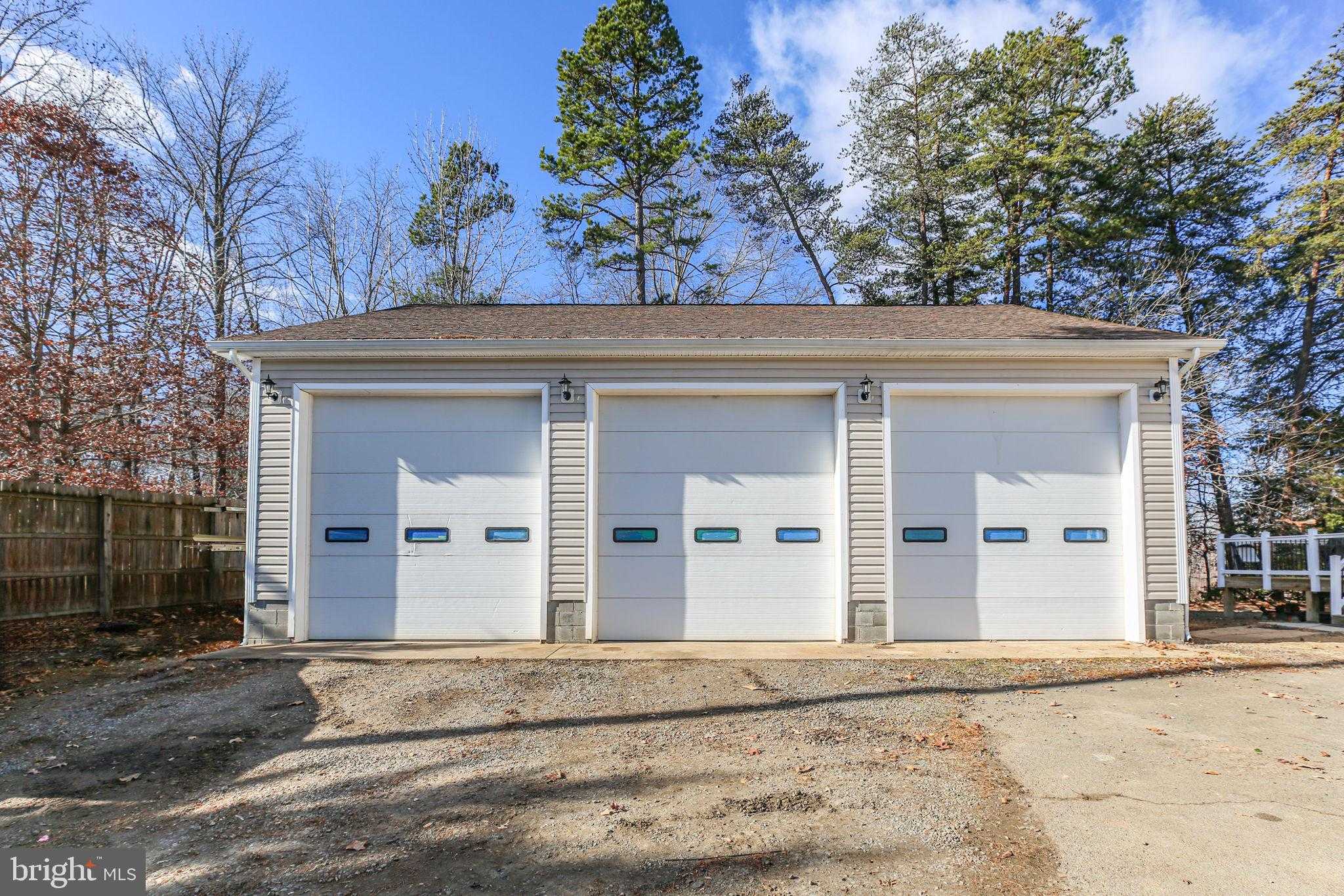 10504 Big Horn Dr photo 3