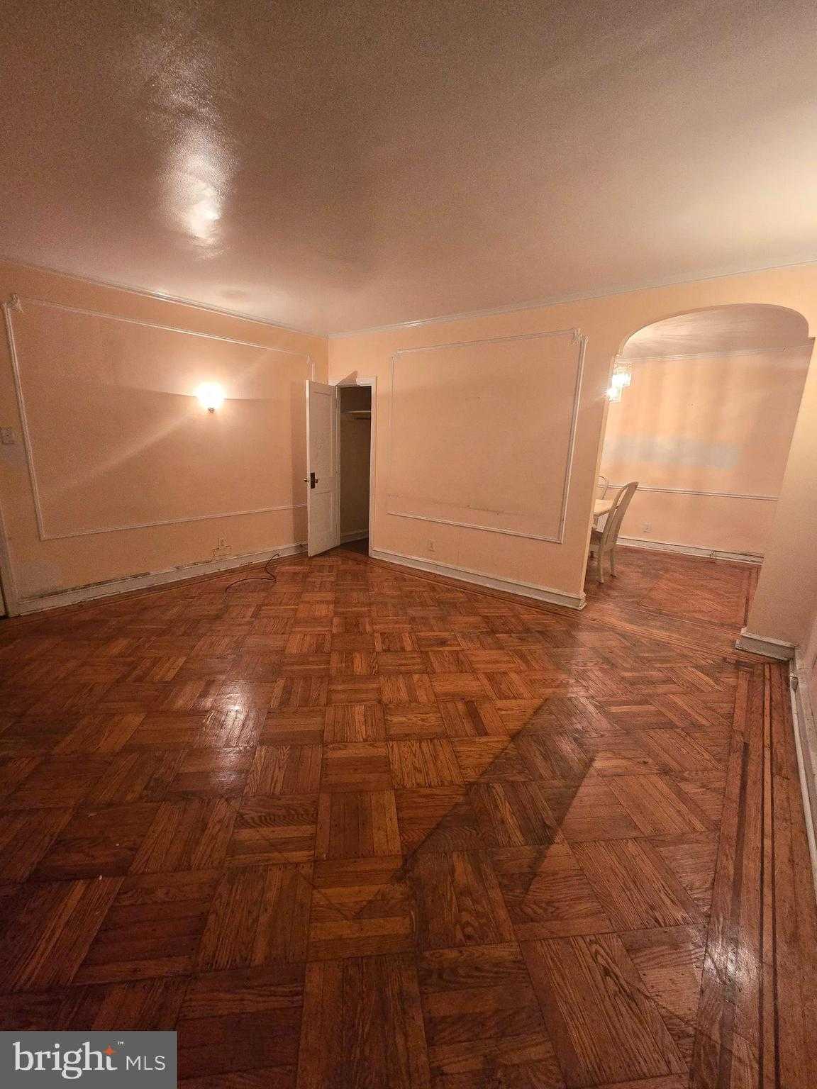 2211 Melvin St photo 3