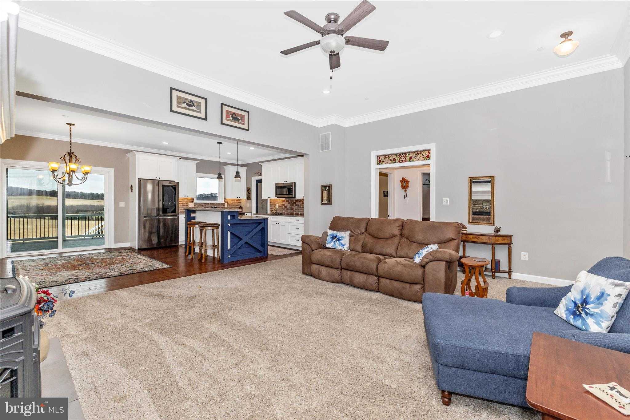 2461 Old New Windsor Pike photo 10