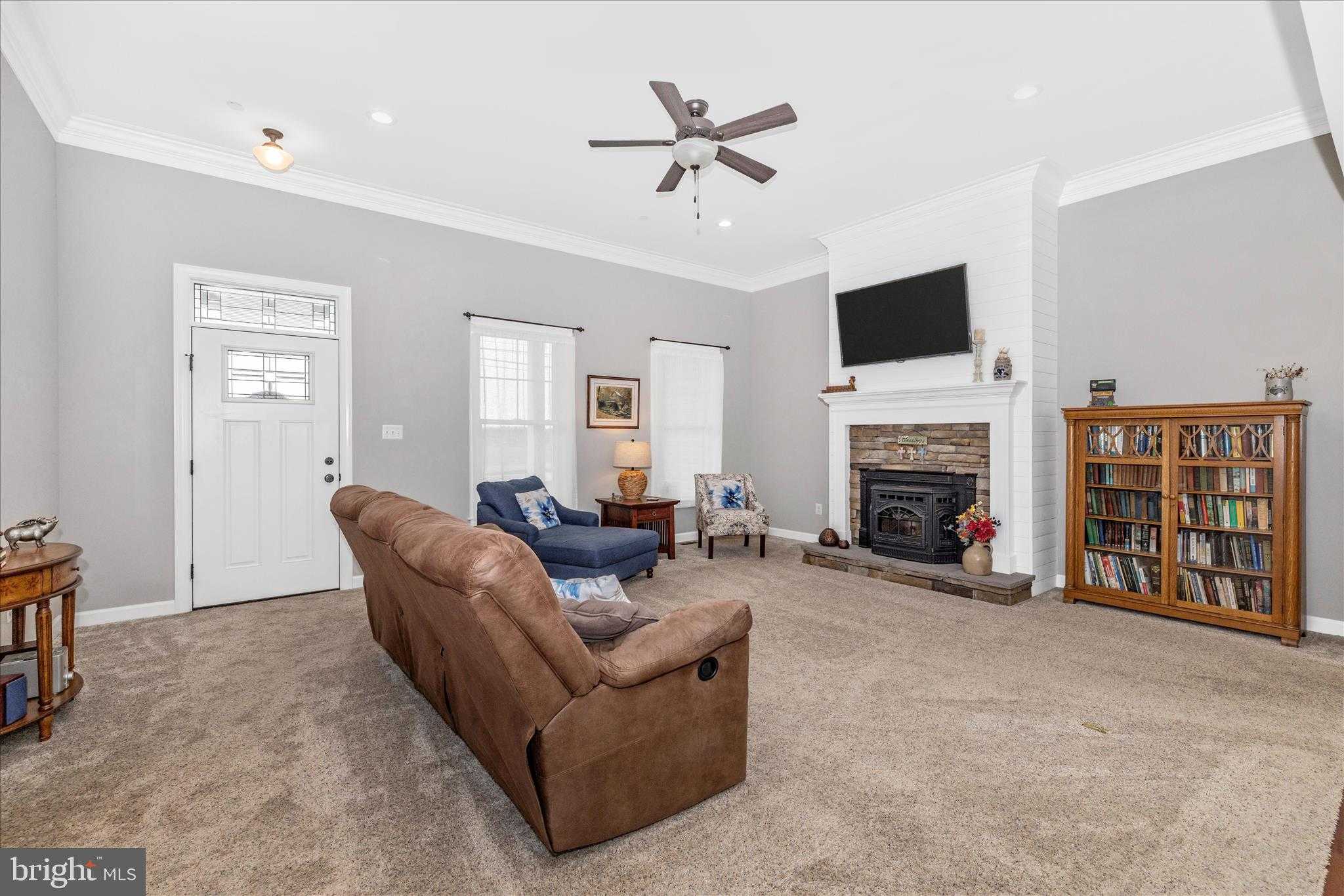 2461 Old New Windsor Pike photo 7