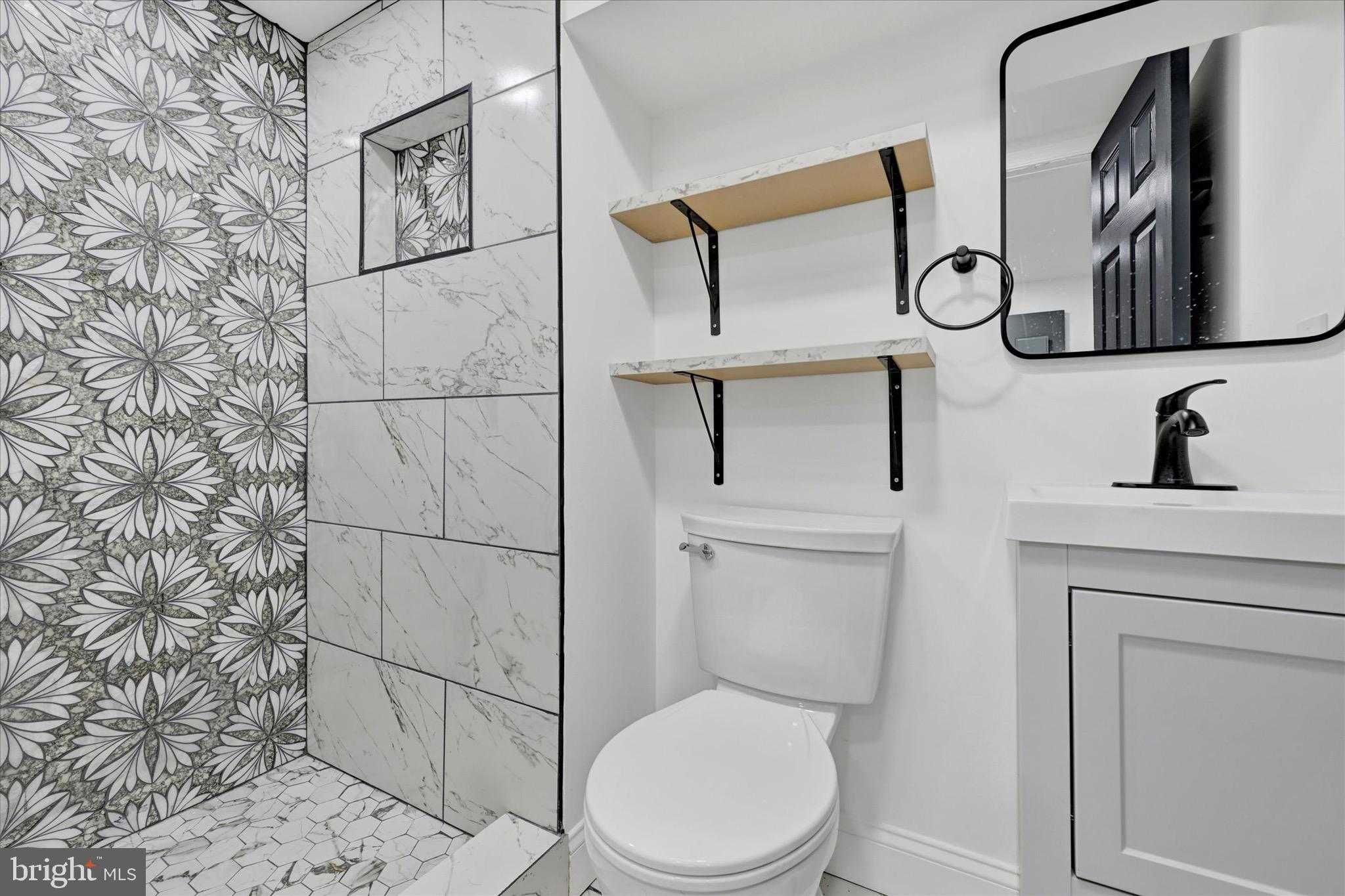 1748 N Chester St photo 22