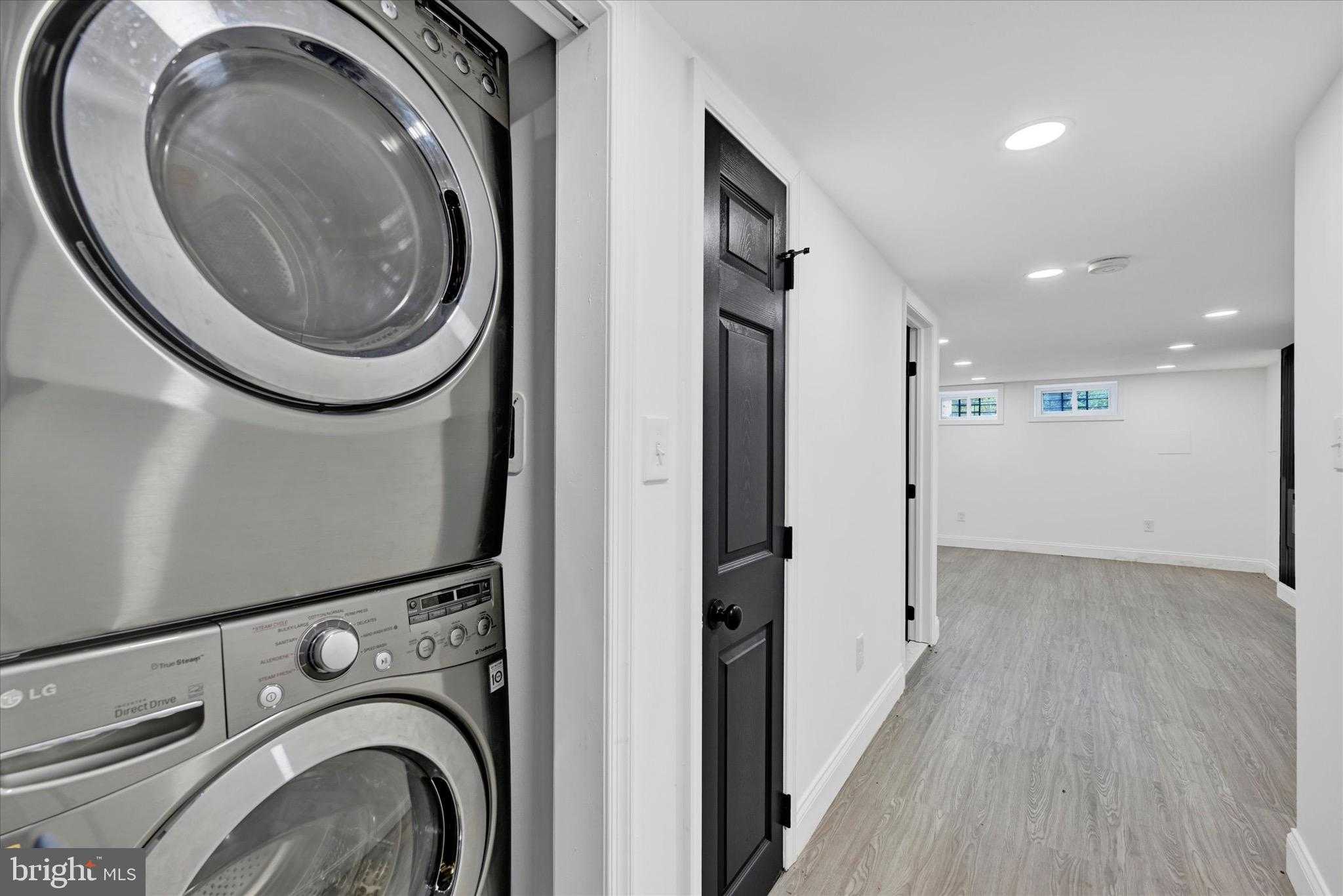 1748 N Chester St photo 23