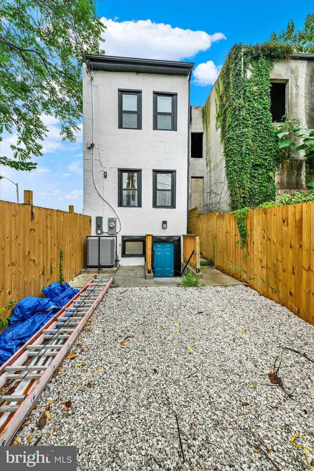 1748 N Chester St photo 25